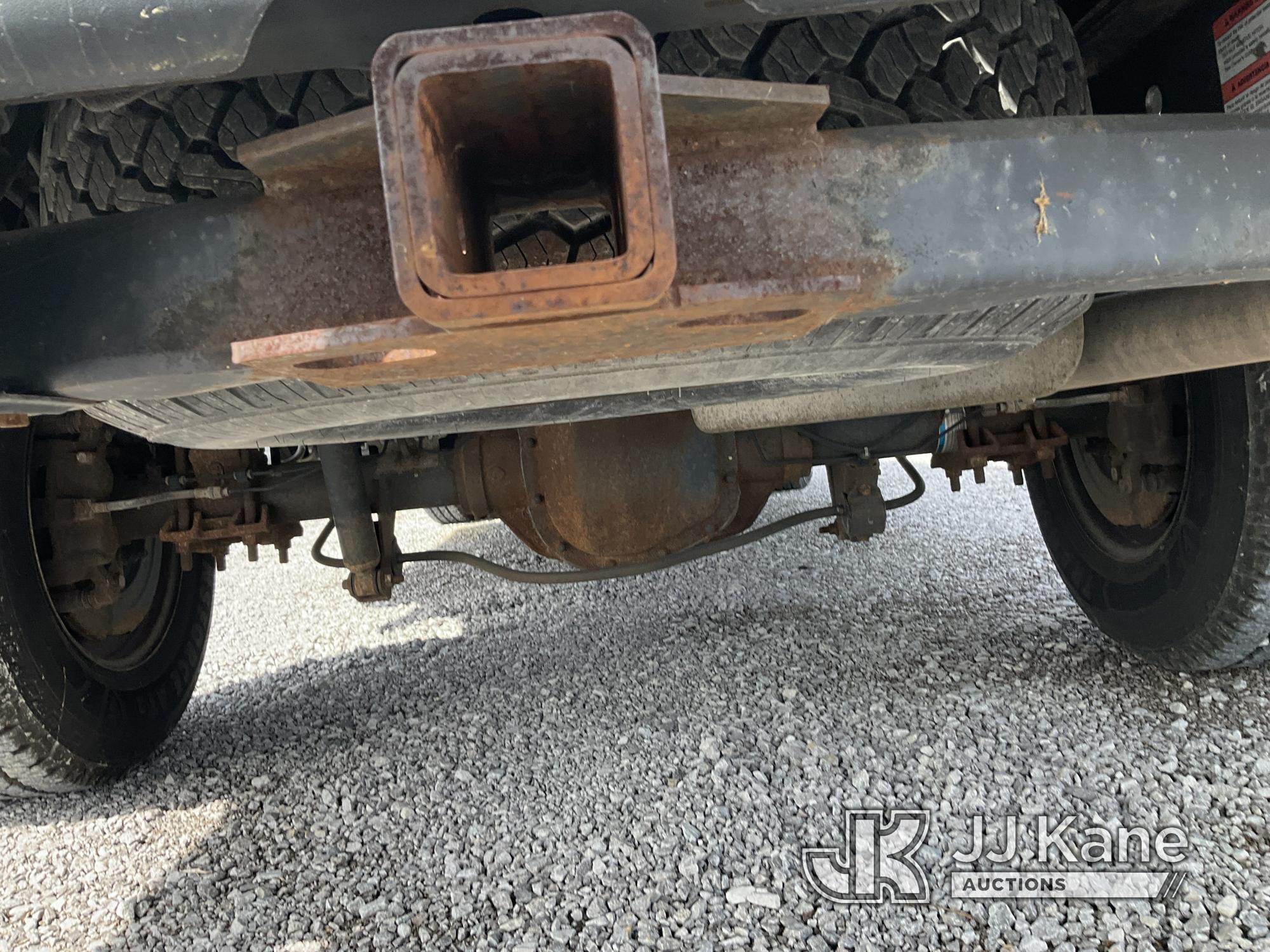 (Verona, KY) 2013 Ford F350 4x4 Crew-Cab Pickup Truck Runs & Moves) (Transmission Slips) (Duke Unit