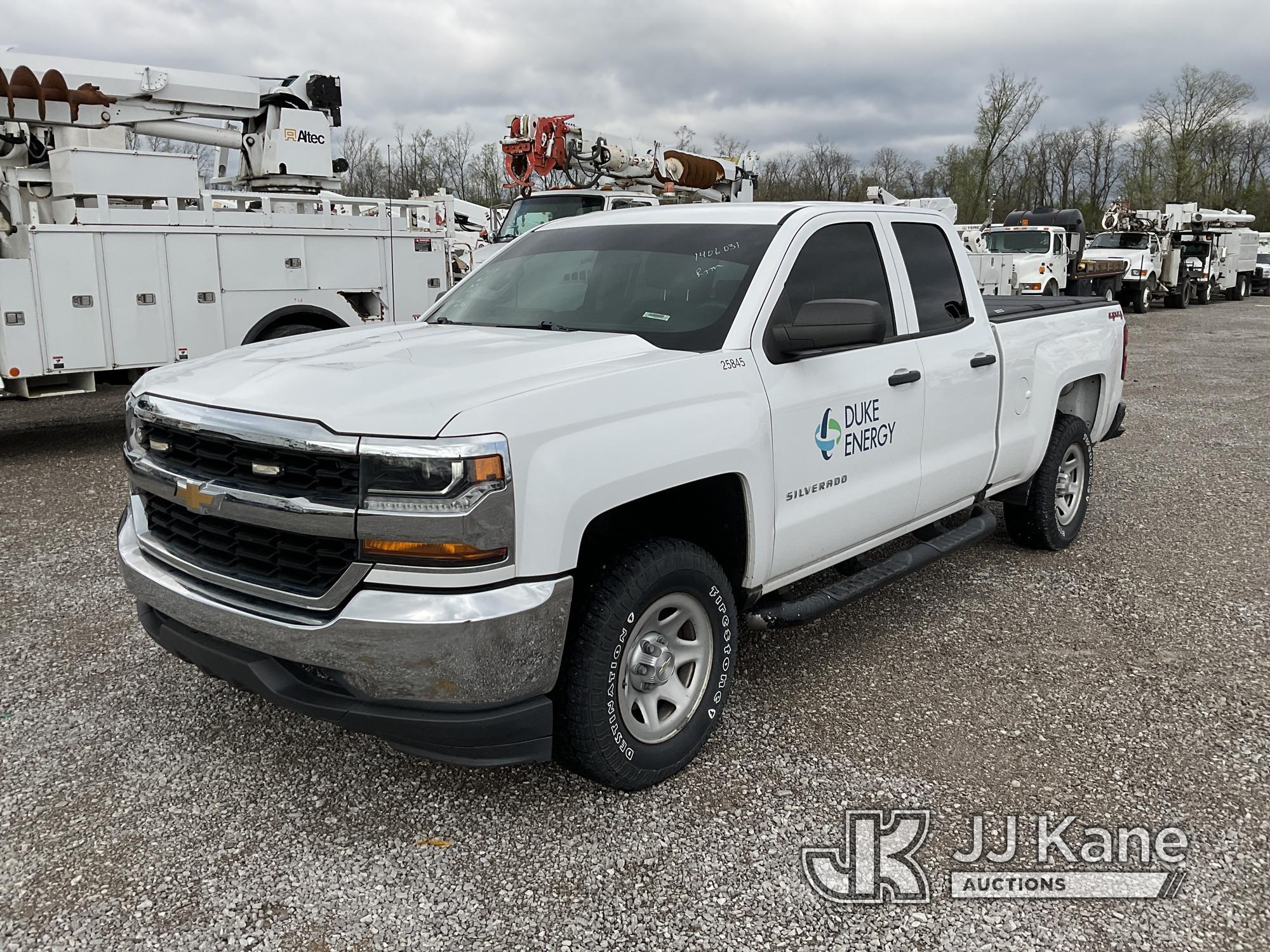 (Verona, KY) 2017 Chevrolet Silverado 1500 4x4 Crew-Cab Pickup Truck Runs & Moves) (Duke Unit