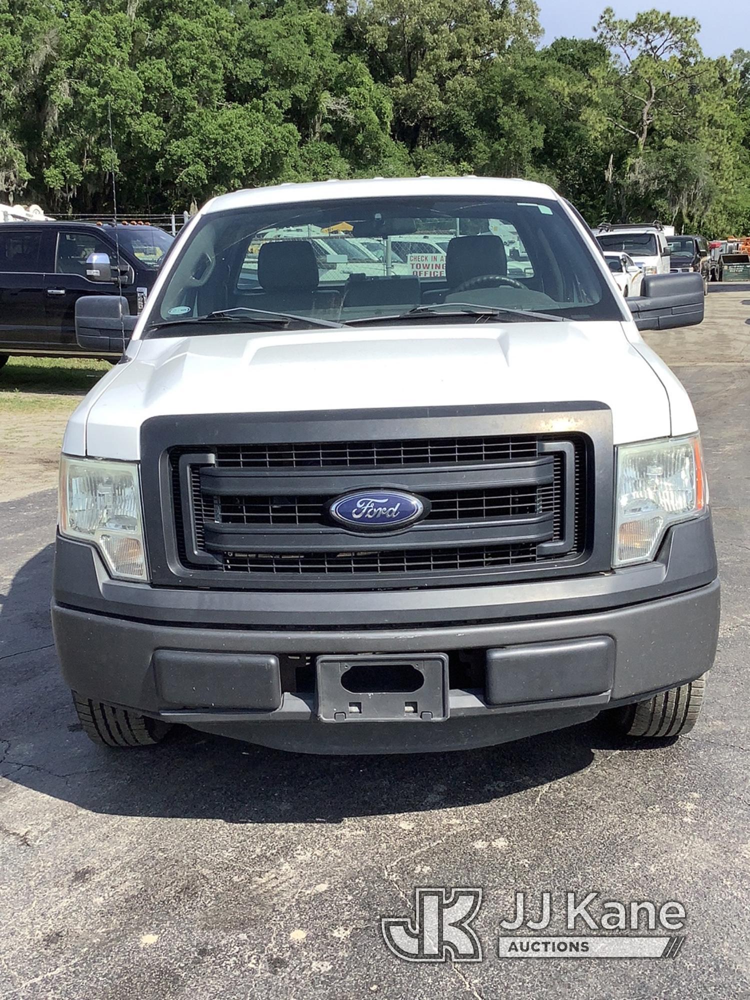 (Ocala, FL) 2013 Ford F150 Pickup Truck Runs, Moves) (Minor Body And Paint Damage, Small Crack In Wi