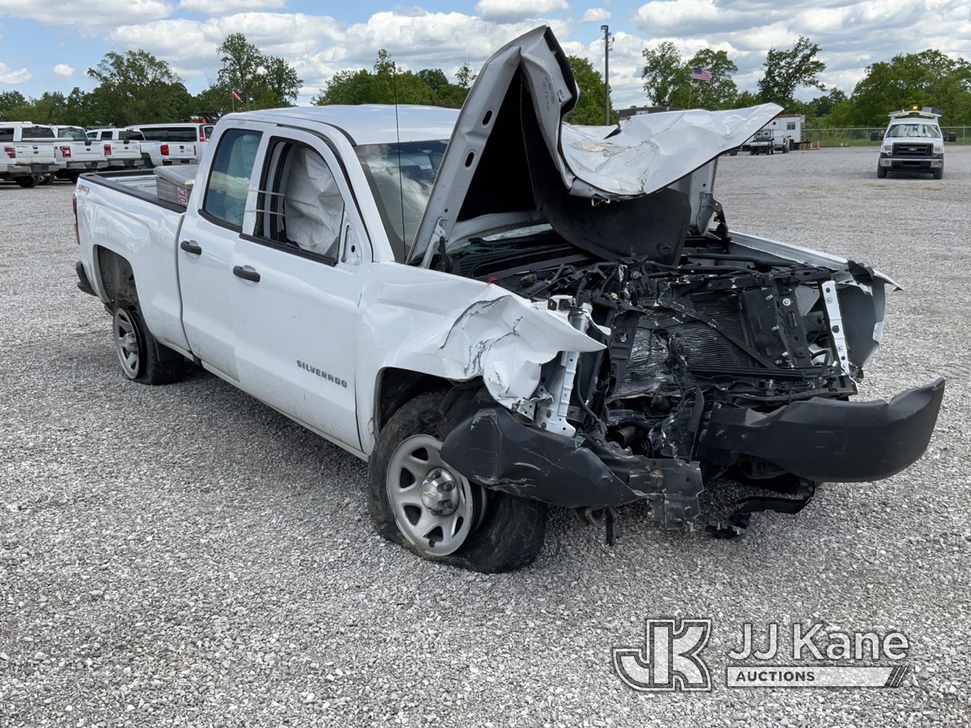 (Verona, KY) 2017 Chevrolet Silverado 1500 4x4 Crew-Cab Pickup Truck Not Running, Condition Unknown,