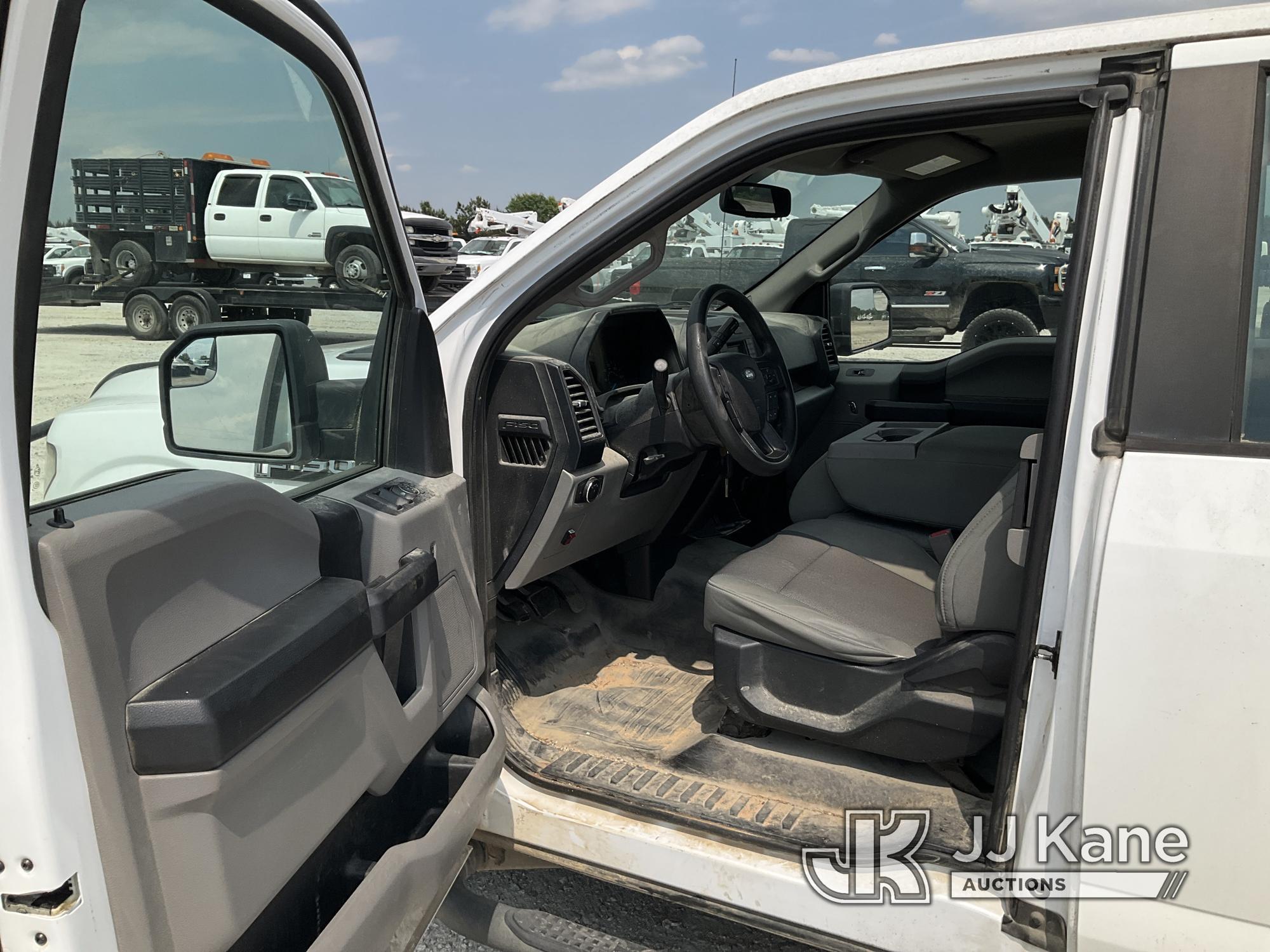 (Villa Rica, GA) 2016 Ford F150 4x4 Extended-Cab Pickup Truck, (GA Power Unit) Runs & Moves