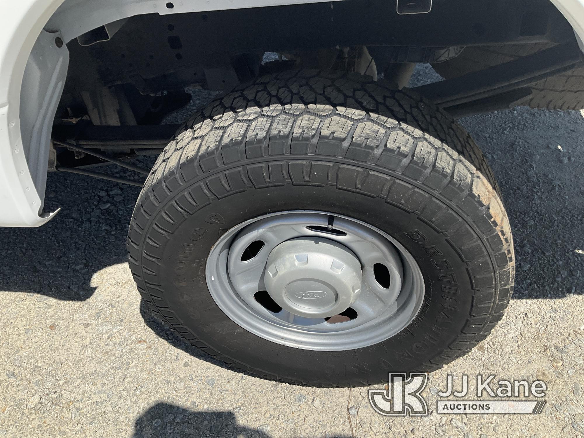 (Villa Rica, GA) 2018 Ford F250 4x4 Crew-Cab Pickup Truck Runs & Moves) (Runs Rough, Engine Knocking