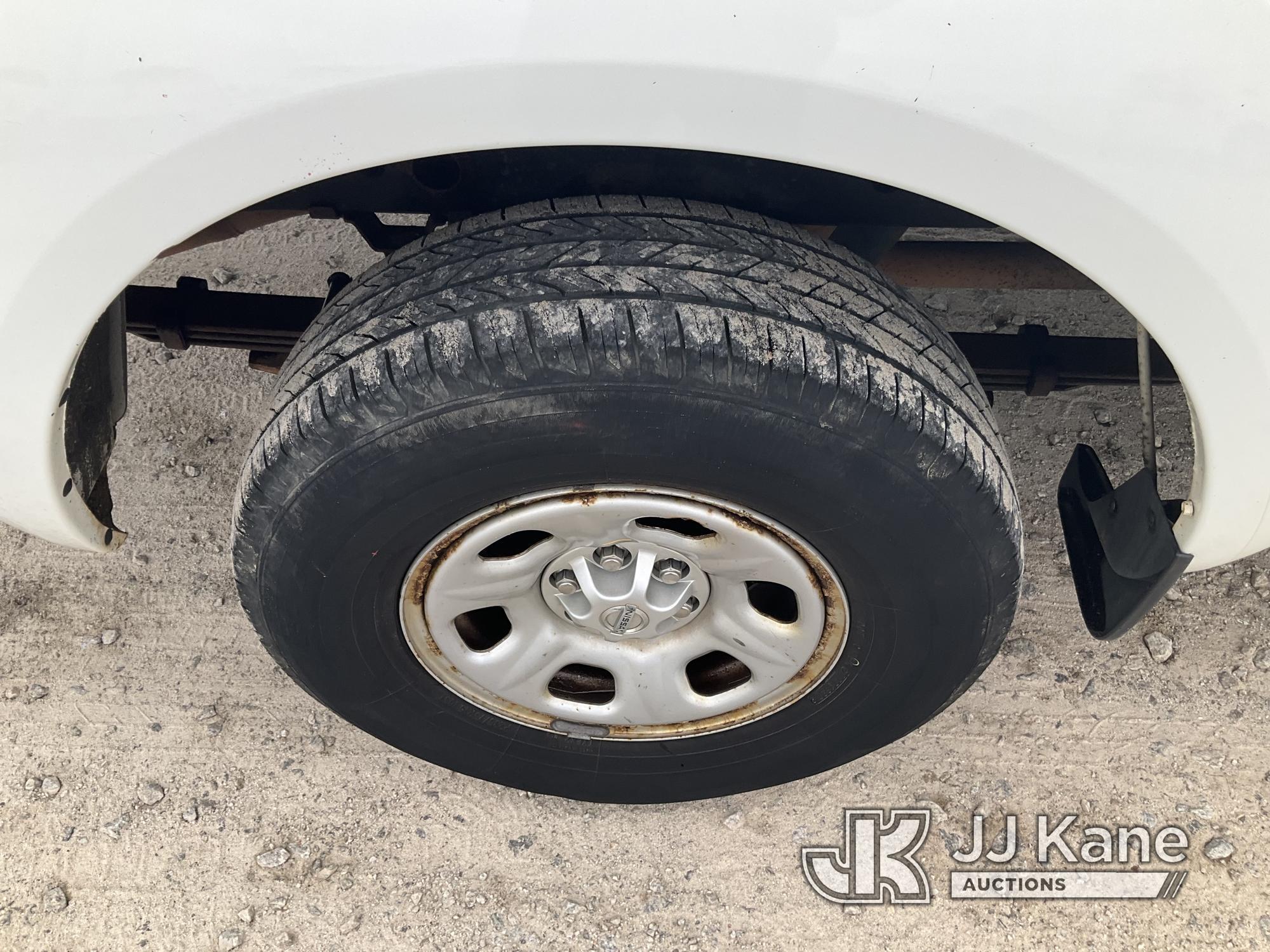 (Villa Rica, GA) 2015 Nissan Frontier Extended-Cab Pickup Truck Runs & Moves) (Body/Paint Damage
