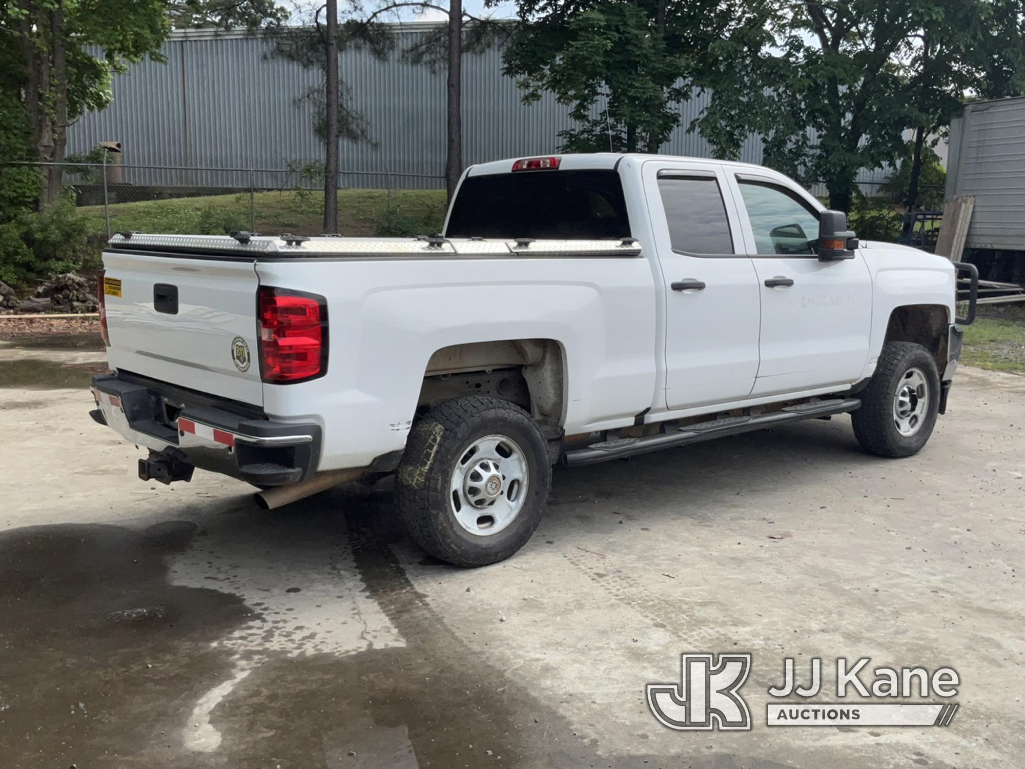 (Charlotte, NC) 2018 Chevrolet Silverado 2500HD 4x4 Extended-Cab Pickup Truck Runs & Moves) (Jump To