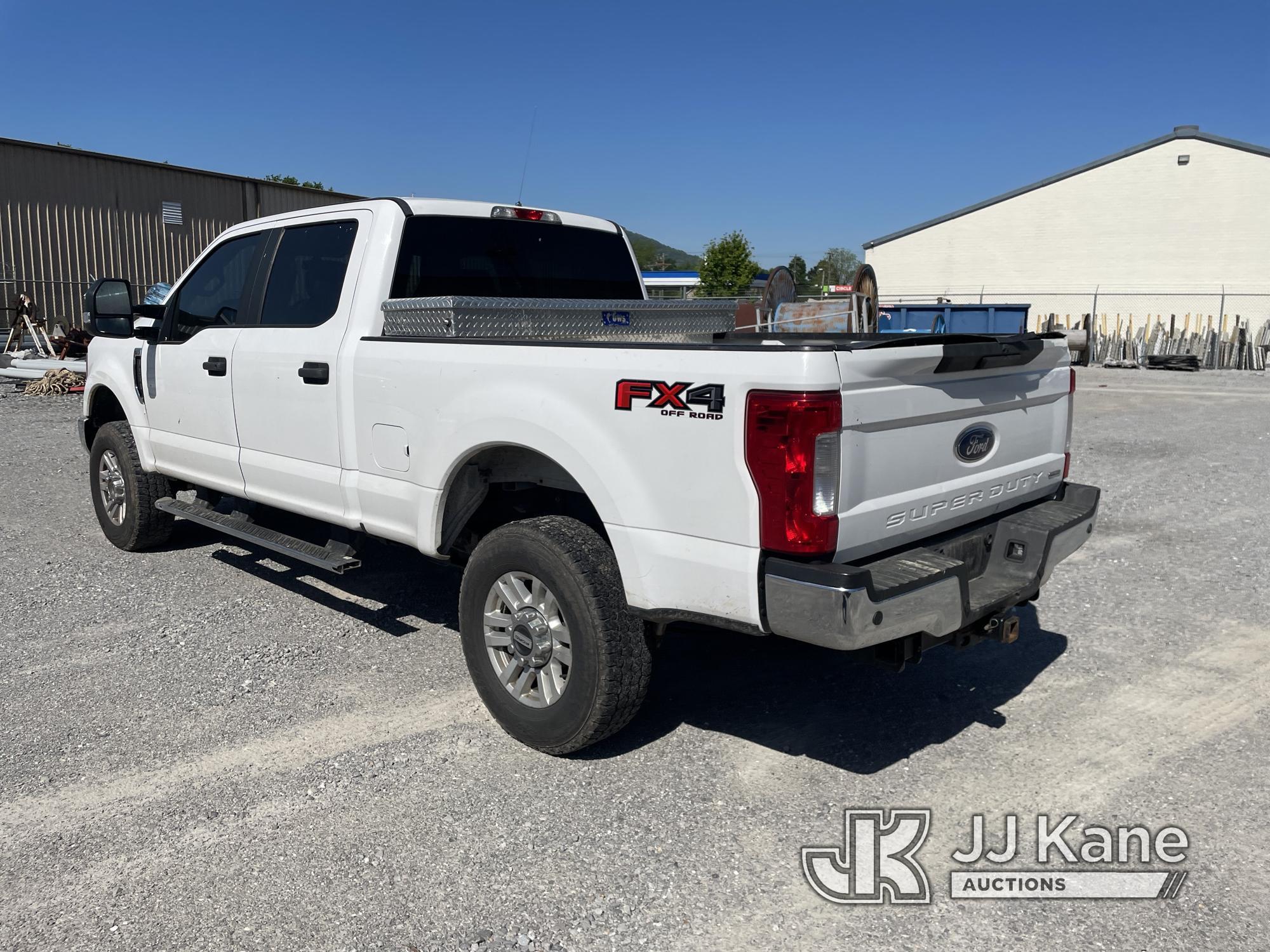 (Chattanooga, TN) 2017 Ford F250 4x4 Crew-Cab Pickup Truck Runs & Moves, Check Engine Light