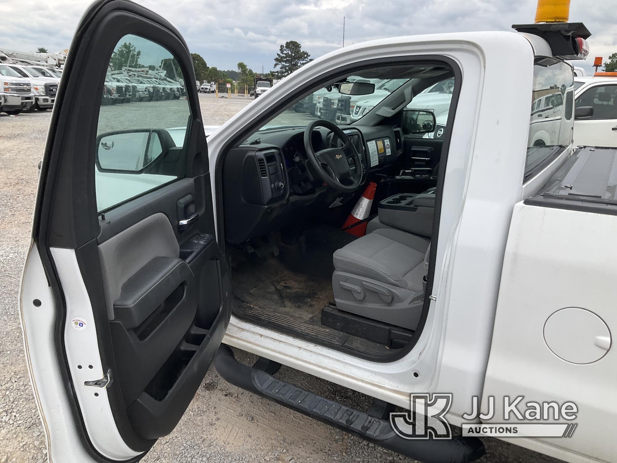 (Villa Rica, GA) 2015 Chevrolet Silverado 1500 Pickup Truck Runs & Moves) (Jump To Start, Wrecked Dr