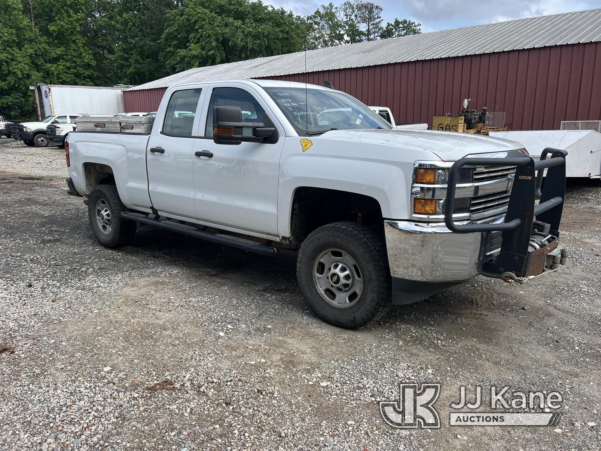 (Charlotte, NC) 2018 Chevrolet Silverado 2500HD 4x4 Extended-Cab Pickup Truck Runs & Moves) (Paint/B