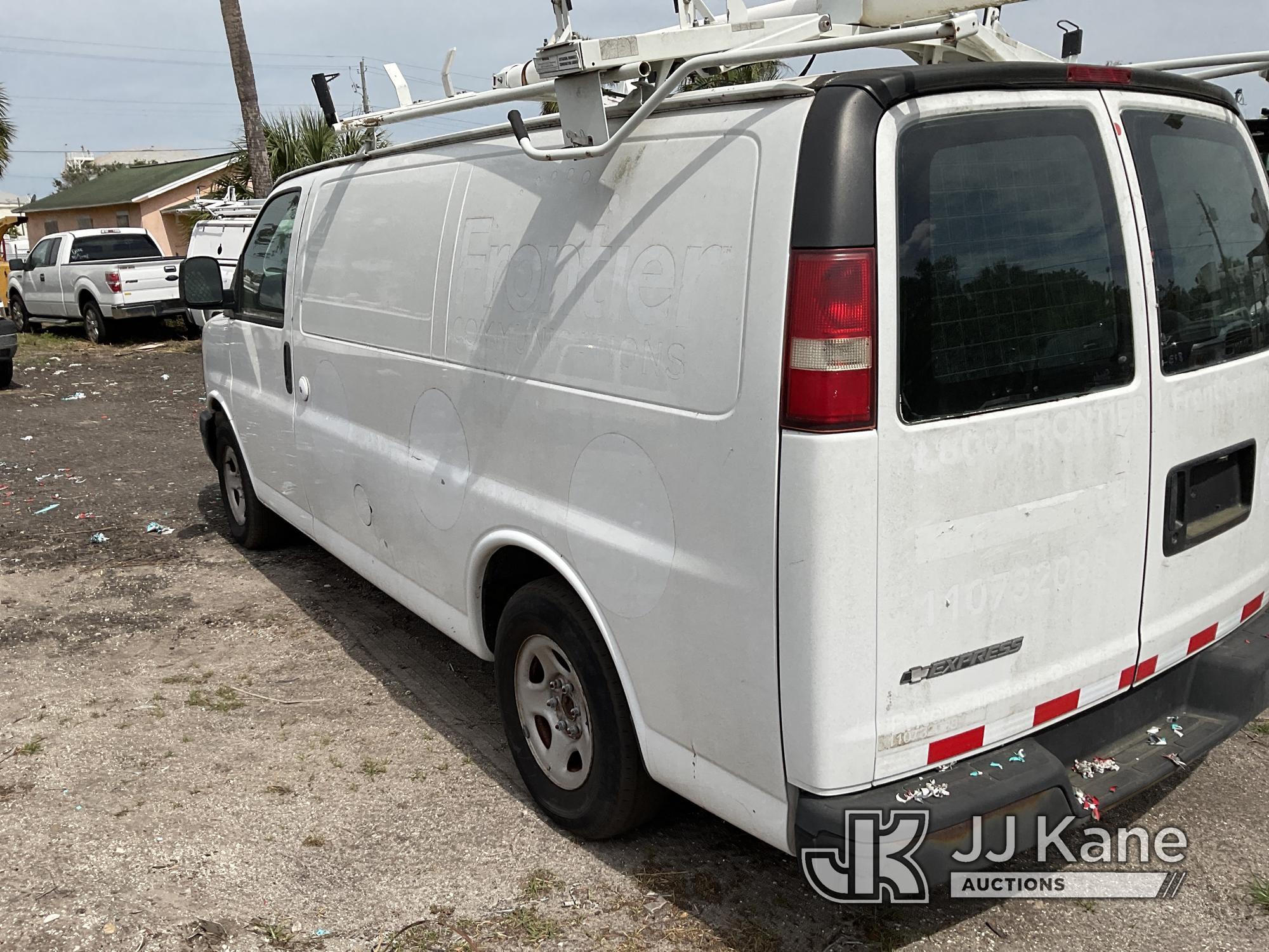 (Tampa, FL) 2007 Chevrolet Express G1500 Cargo Van Runs & Moves) (Jump To Start