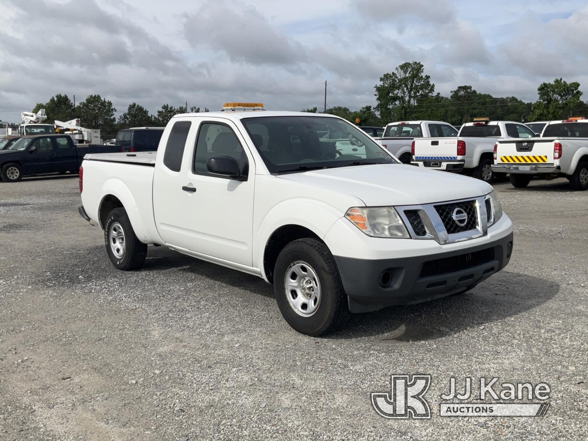 (Villa Rica, GA) 2014 Nissan Frontier Extended-Cab Pickup Truck Runs & Moves) (Jump To Start, Tracti