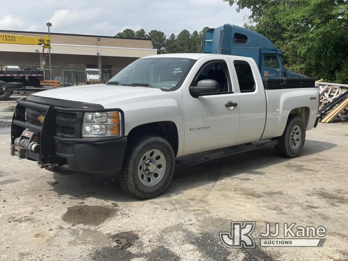 (Charlotte, NC) 2013 Chevrolet Silverado 1500 4x4 Extended-Cab Pickup Truck Runs & Moves) (Trans Sli