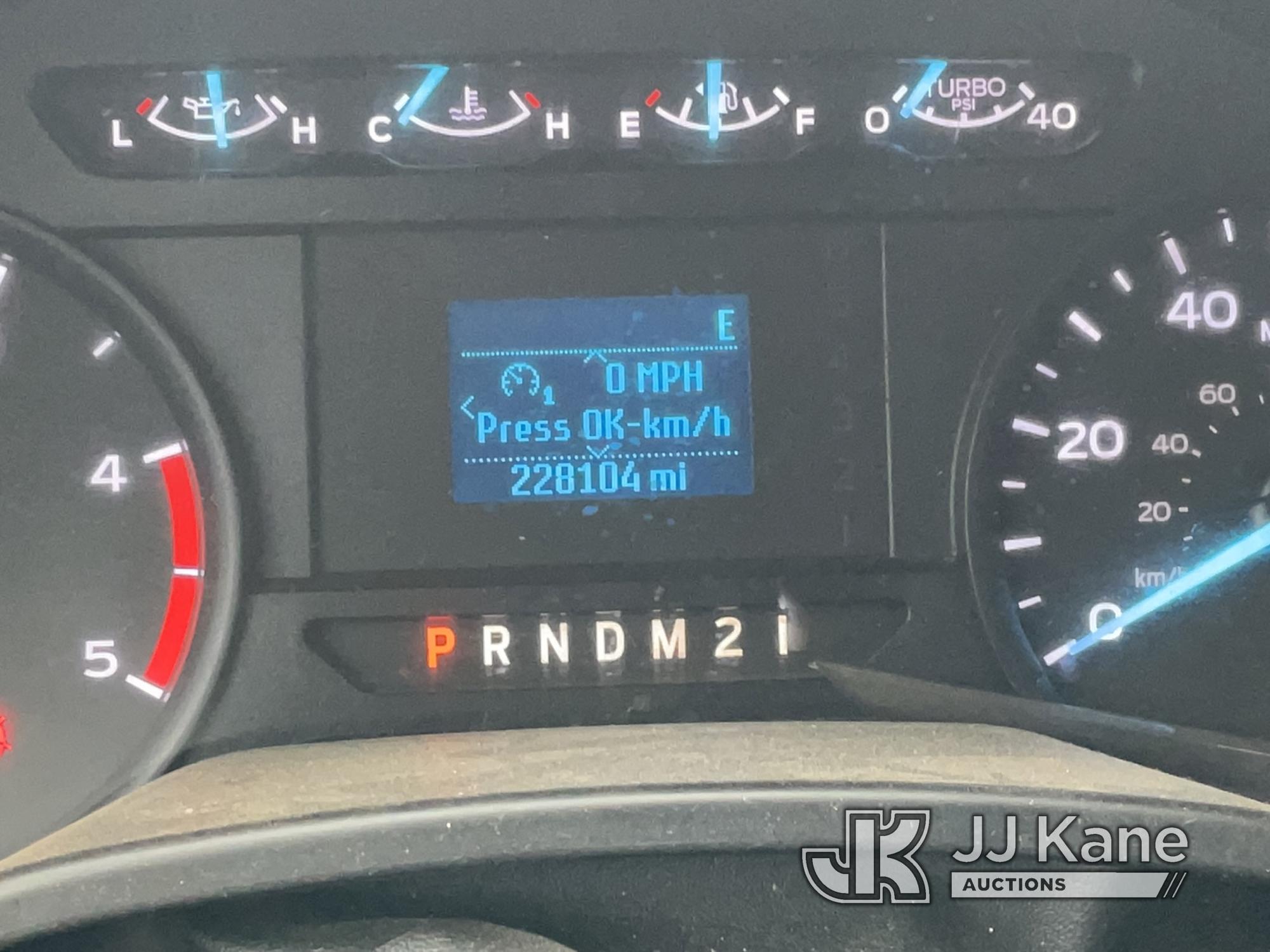 (Verona, KY) 2018 Ford F250 4x4 Crew-Cab Pickup Truck Runs & Moves) (Check Engine Light On, Exhaust