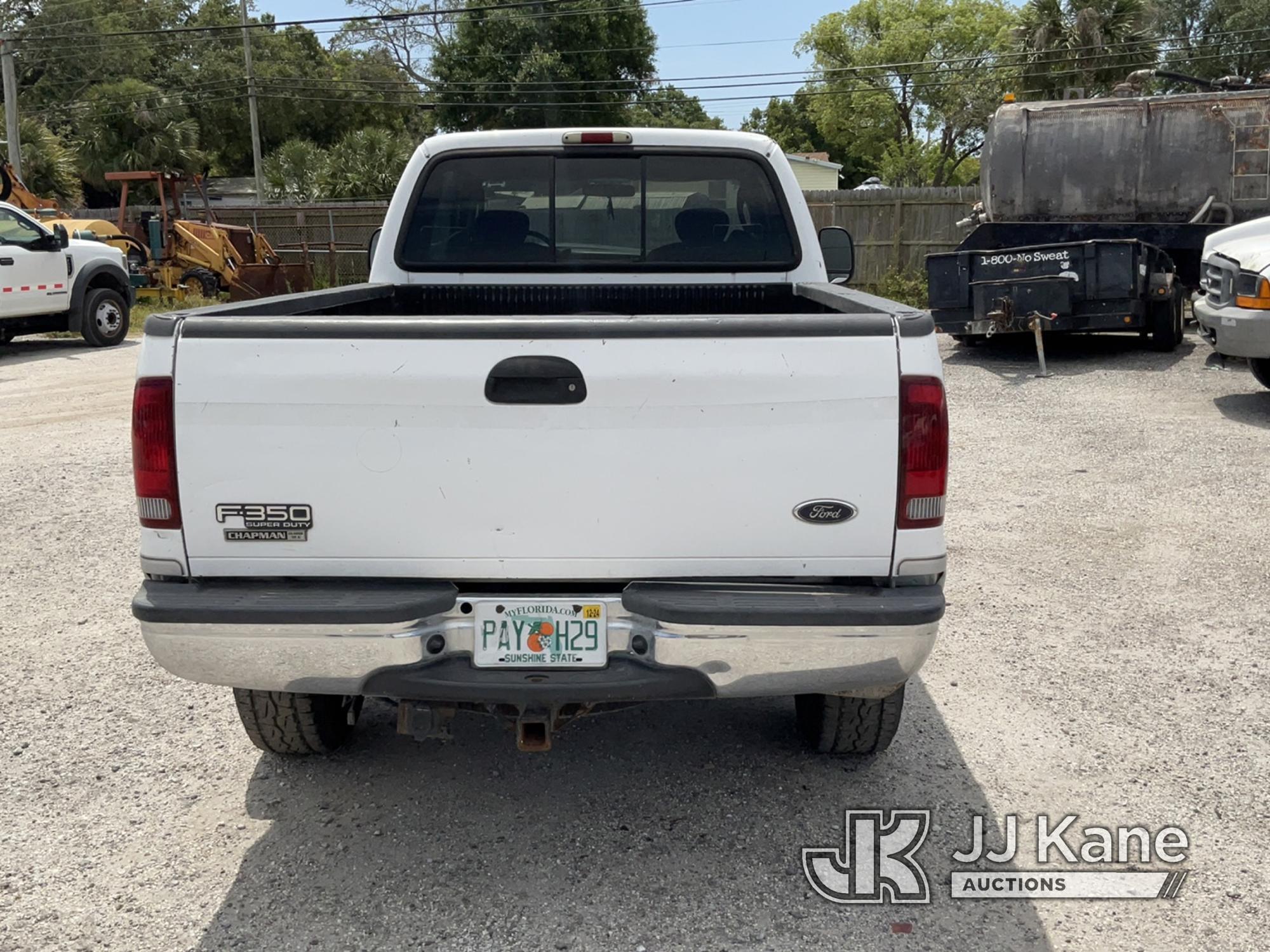 (Clearwater, FL) 2003 Ford F350 4x4 Extended-Cab Pickup Truck Runs & Moves) (AC Not Blowing