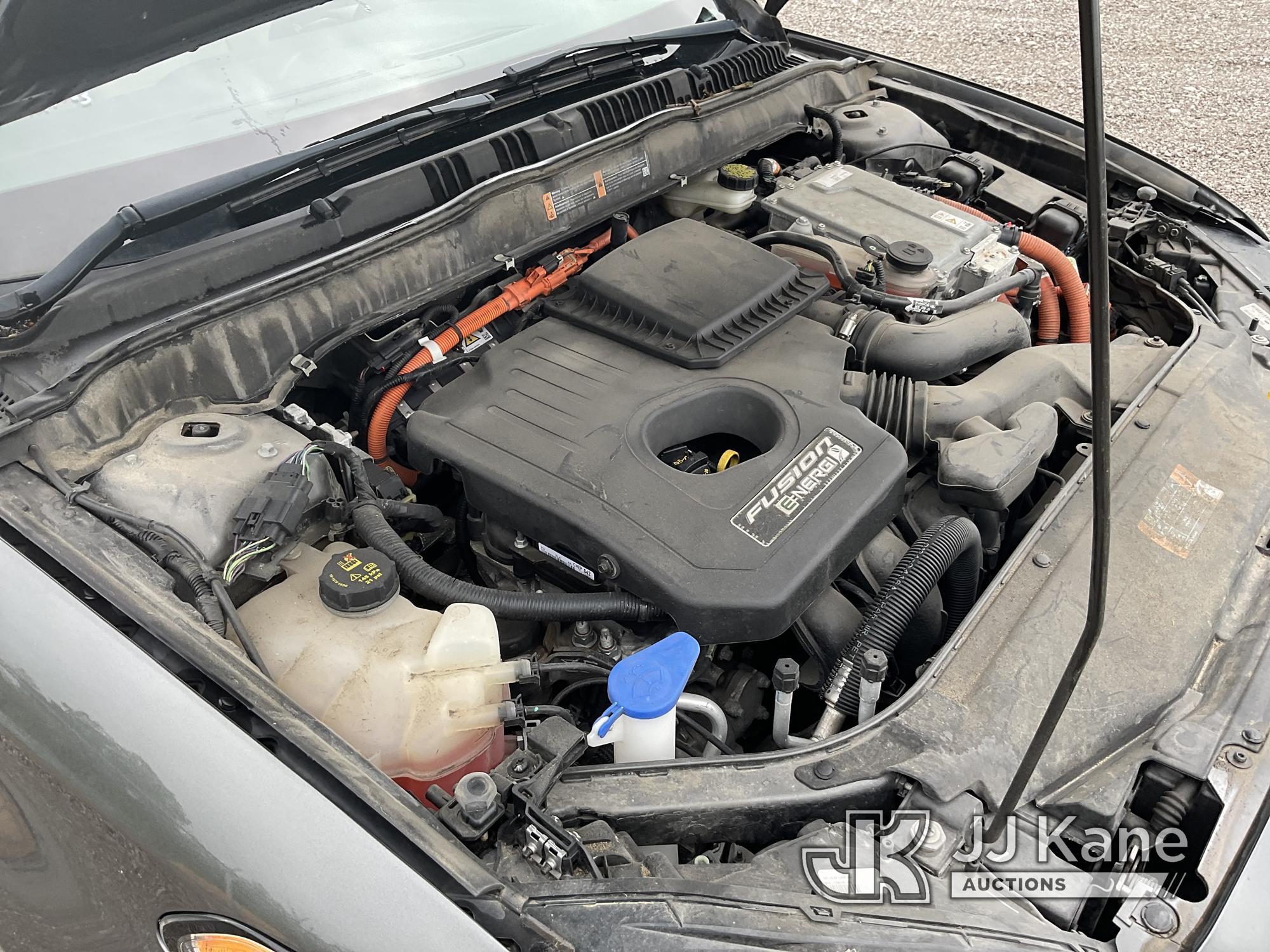 (Verona, KY) 2016 Ford Fusion Energi 4-Door Hybrid Sedan Runs & Moves) (No Charger) (Duke Unit