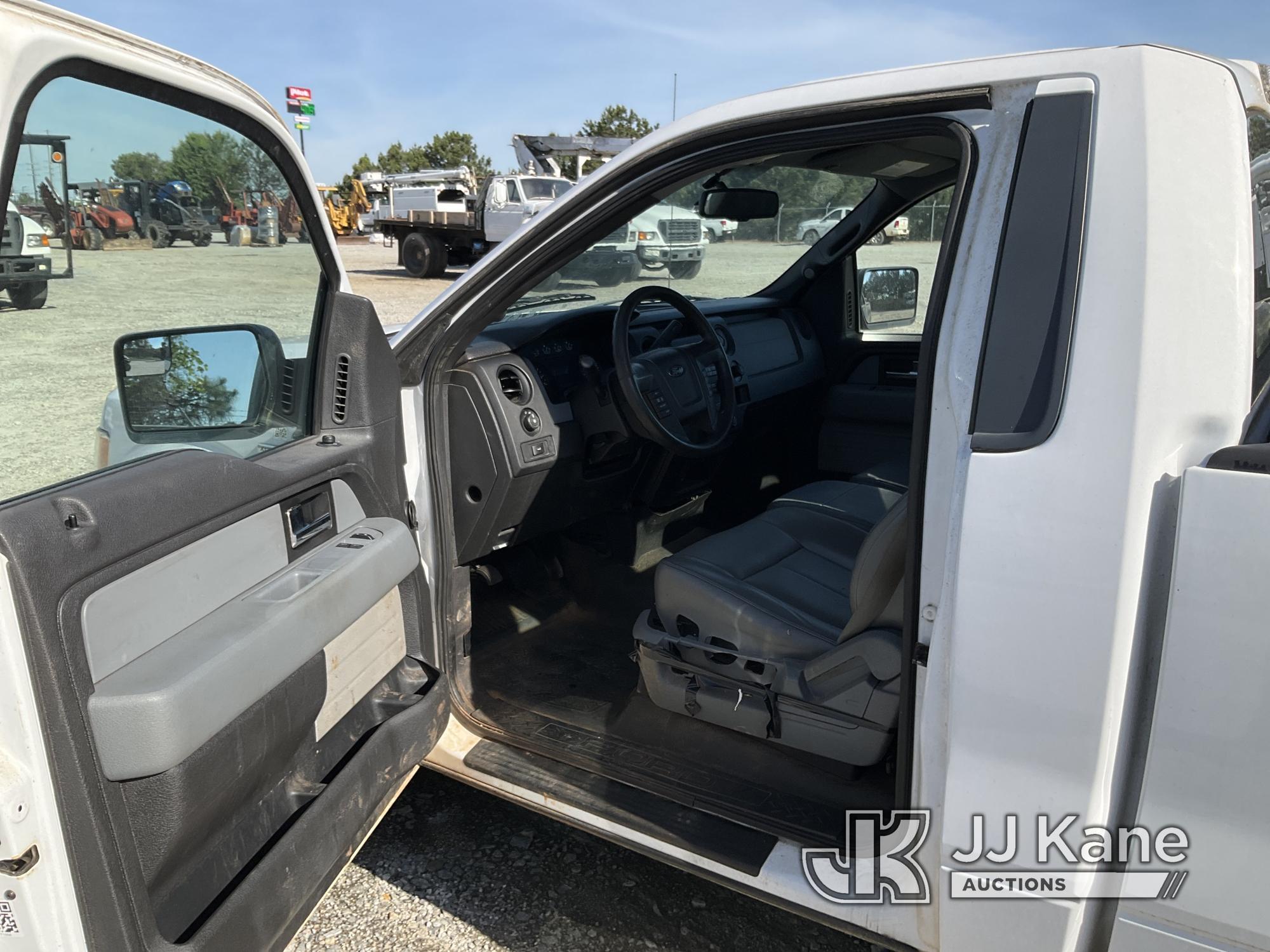 (Villa Rica, GA) 2014 Ford F150 Pickup Truck Runs & Moves) (Jump To Start, Body Damage, Windshield C