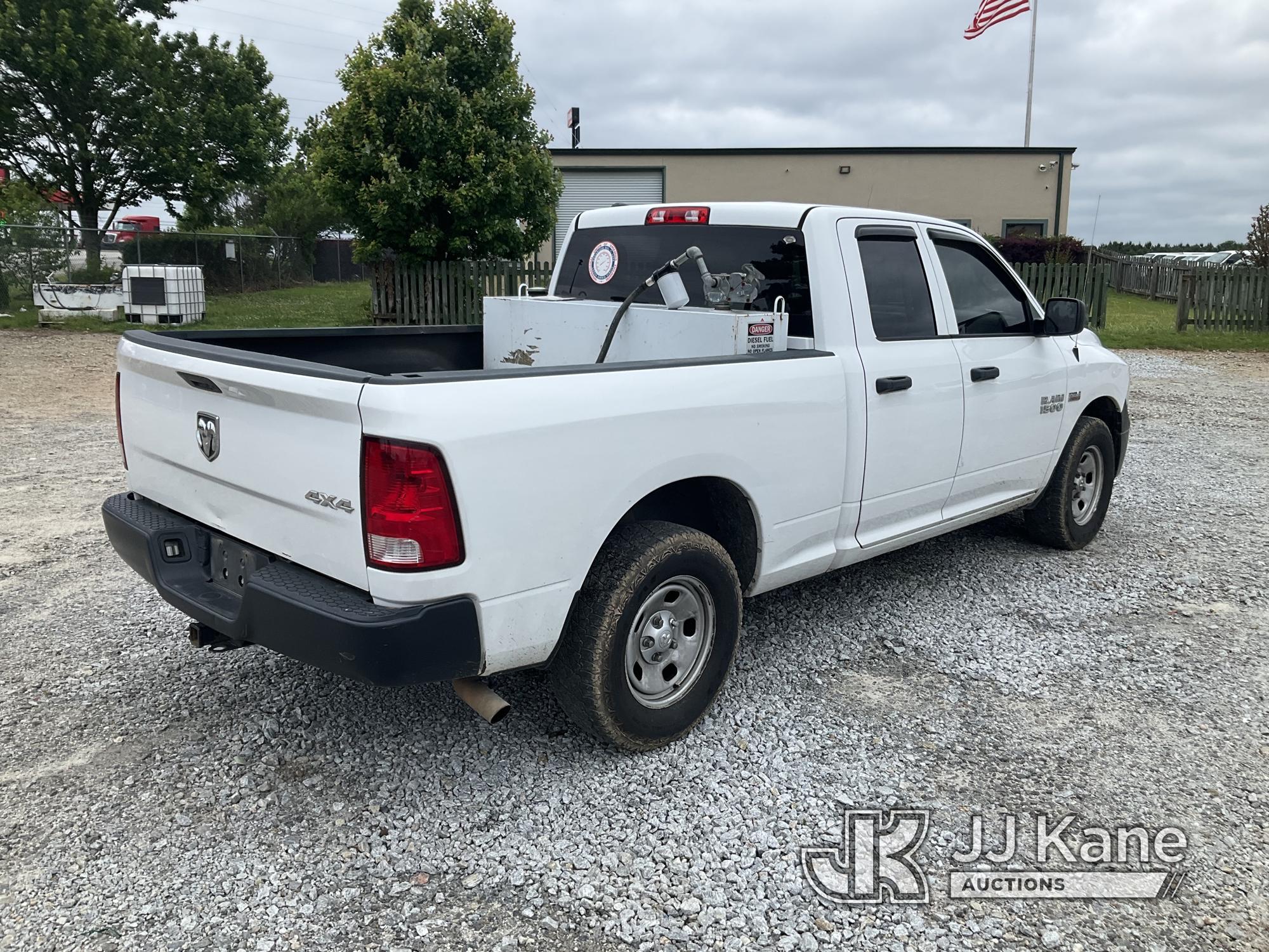 (Villa Rica, GA) 2017 RAM 1500 4x4 Extended-Cab Pickup Truck Runs & Moves)( Engine Ticking, Body Dam