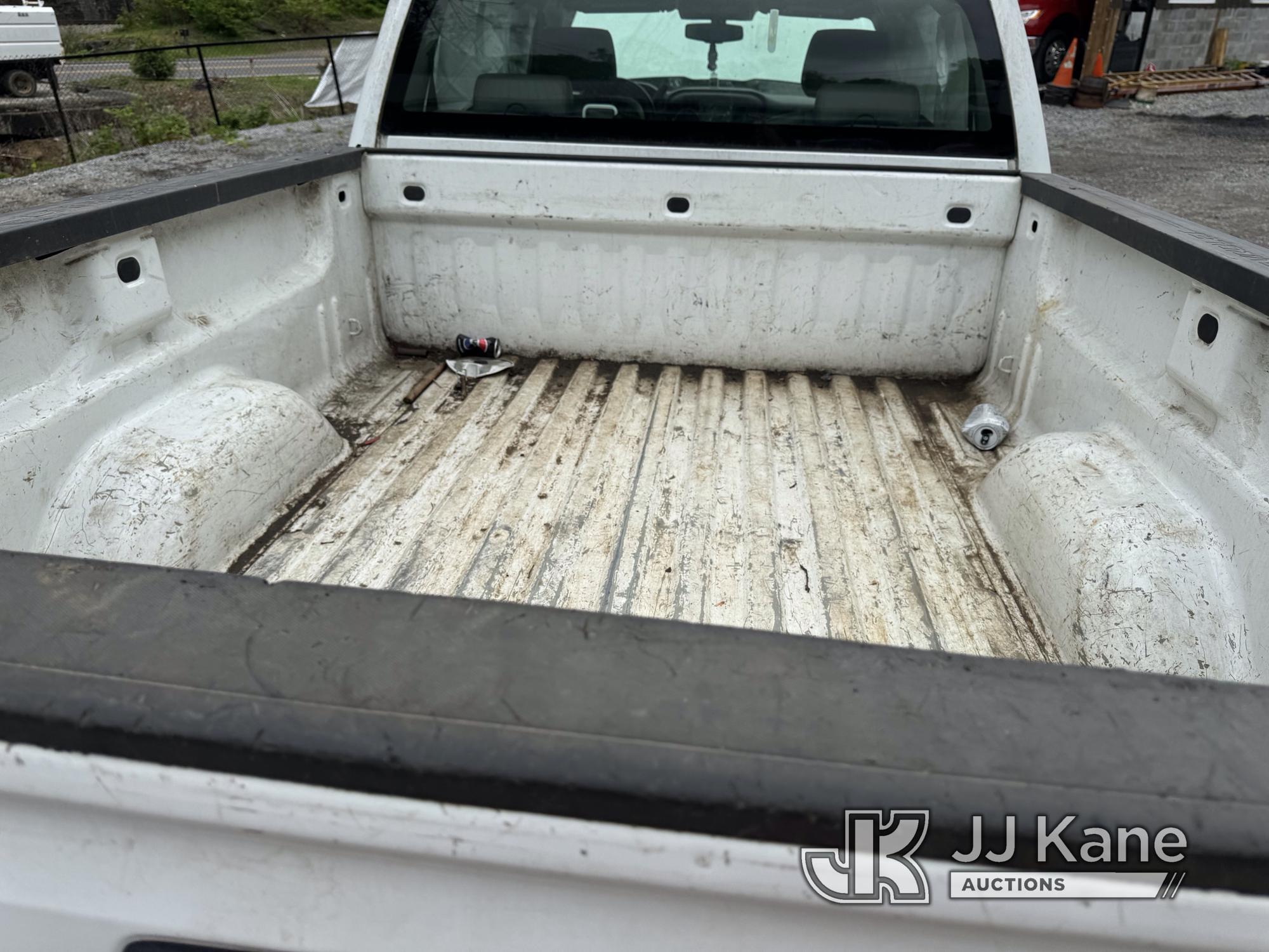 (Hanover, WV) 2019 Chevrolet Silverado 2500HD 4x4 Crew-Cab Pickup Truck Runs) (Wrecked, Airbags Depl