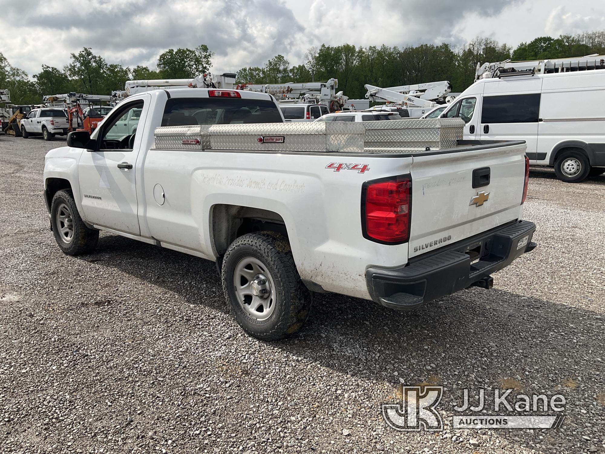 (Verona, KY) 2016 Chevrolet Silverado 1500 4x4 Pickup Truck Runs & Moves) (Runs Rough, Smokes, Body