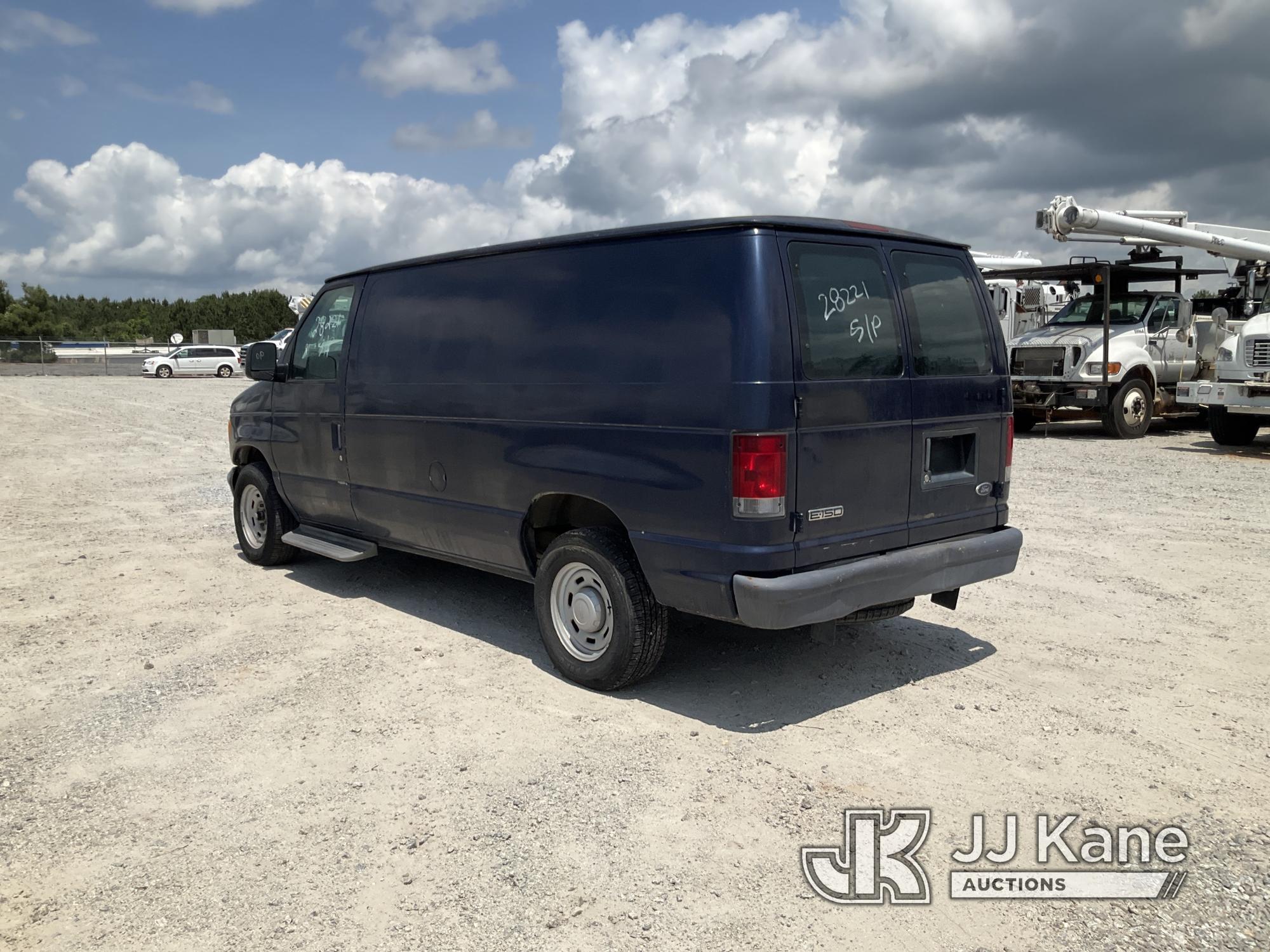 (Villa Rica, GA) 2006 Ford E150 Cargo Van Runs & Moves) (Jump To Start, Body/Paint Damage, Windshiel