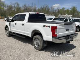 (Verona, KY) 2017 Ford F250 4x4 Crew-Cab Pickup Truck Runs & Moves) (Center Console Removed) (Duke U