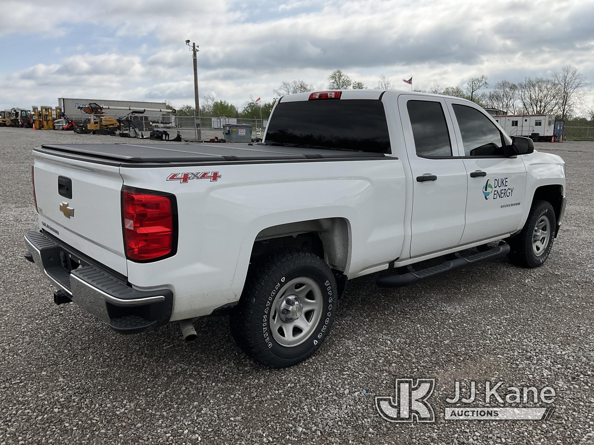 (Verona, KY) 2017 Chevrolet Silverado 1500 4x4 Crew-Cab Pickup Truck Runs & Moves) (Duke Unit