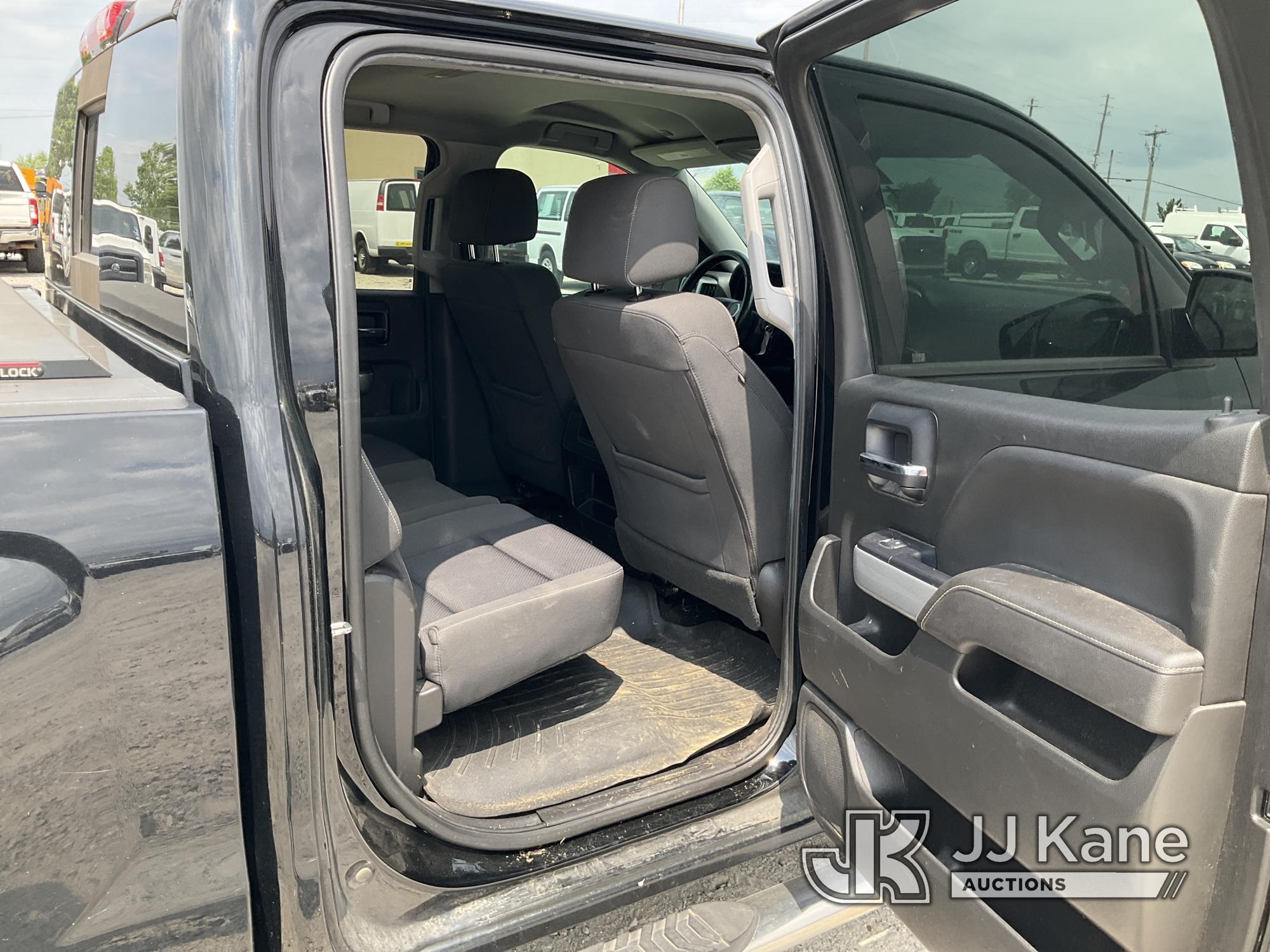 (Villa Rica, GA) 2018 Chevrolet Silverado 1500 4x4 Crew-Cab Pickup Truck Runs & Moves