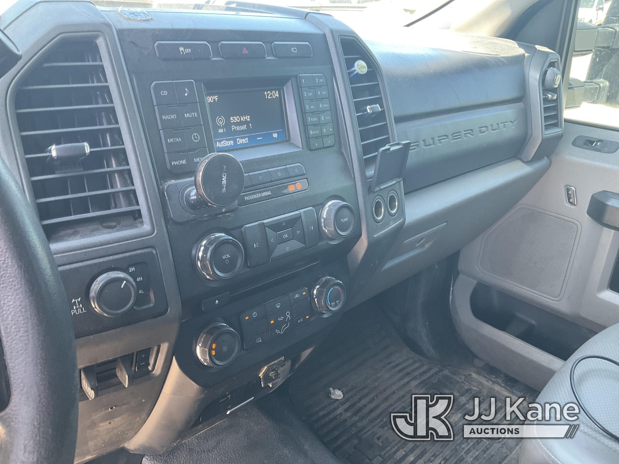 (Villa Rica, GA) 2018 Ford F250 4x4 Crew-Cab Pickup Truck Runs & Moves) (Runs Rough, Engine Knocking