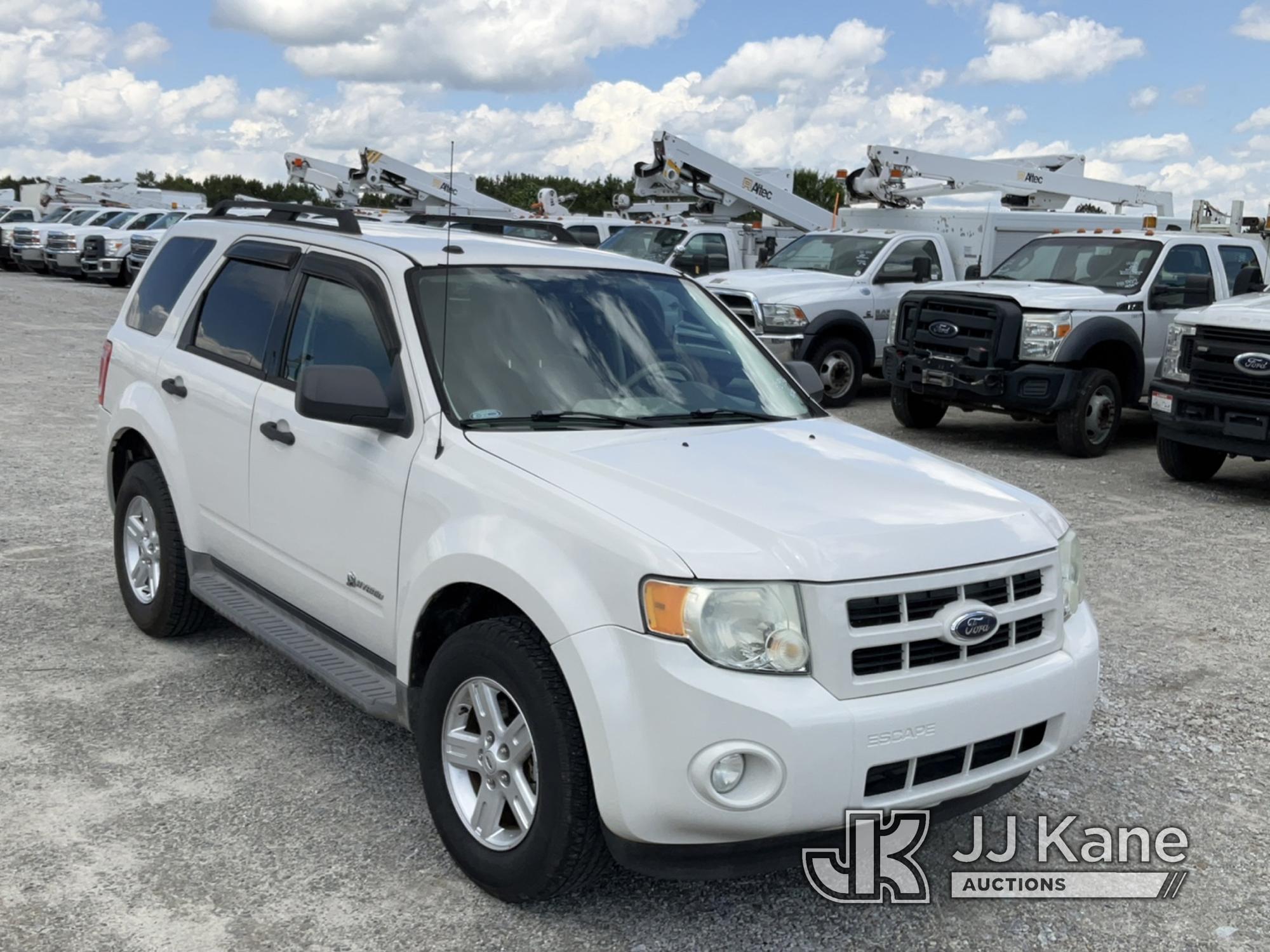 (Villa Rica, GA) 2010 Ford Escape 4-Door Hybrid Sport Utility Vehicle Runs & Moves) (Paint Damage, W