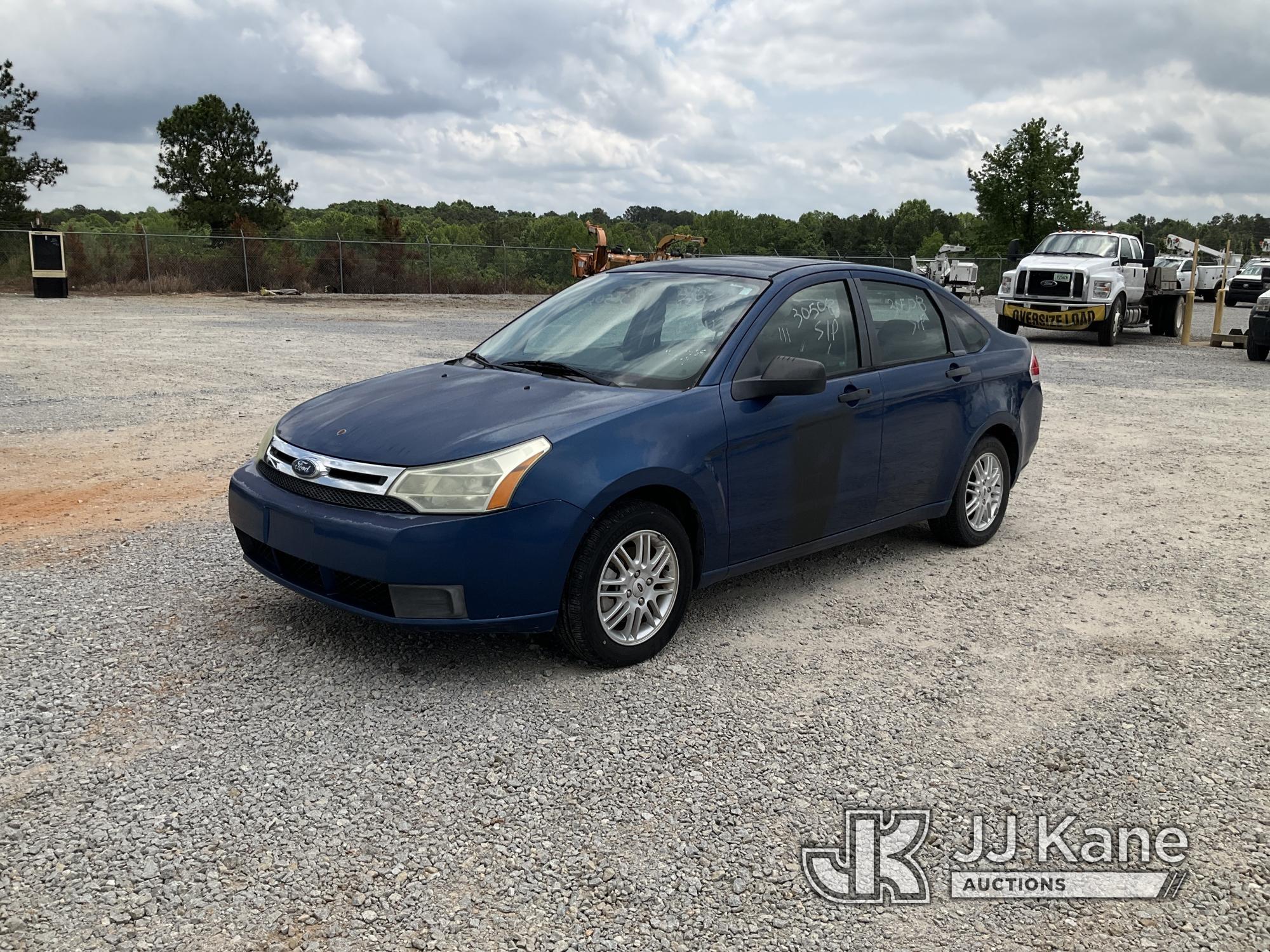 (Villa Rica, GA) 2009 Ford Focus 4-Door Sedan Runs & Moves) (Jump To Start, Body Damage