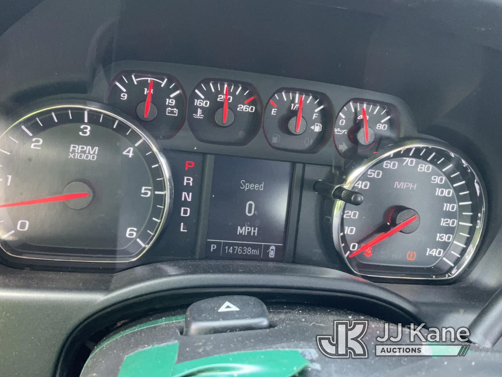 (Verona, KY) 2018 Chevrolet Silverado 1500 4x4 Crew-Cab Pickup Truck Runs & Moves) (Bad Front Right
