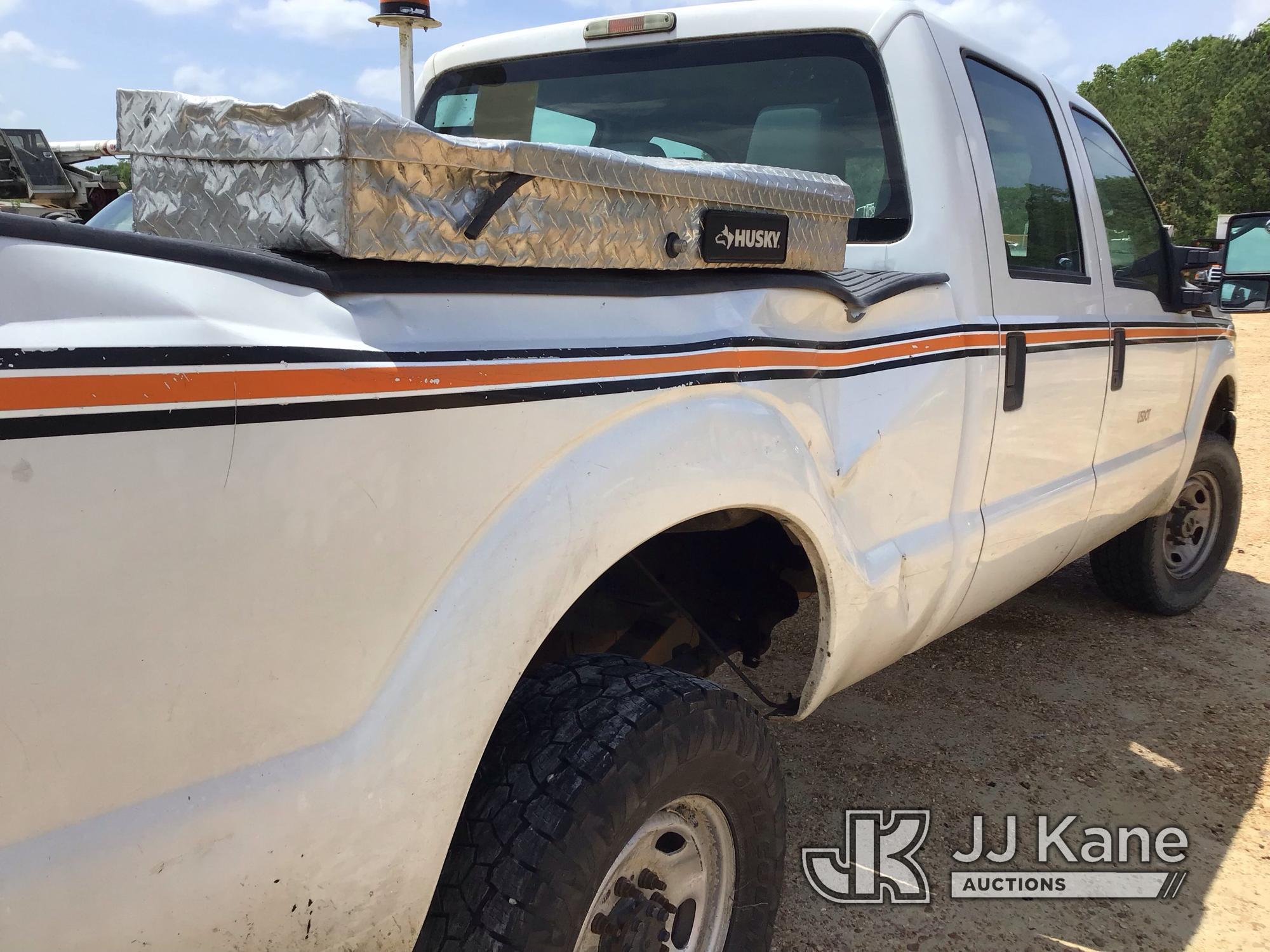 (Byram, MS) 2012 Ford F350 4x4 Crew-Cab Pickup Truck Runs & Moves) (As Per Seller: Needs Some Repair