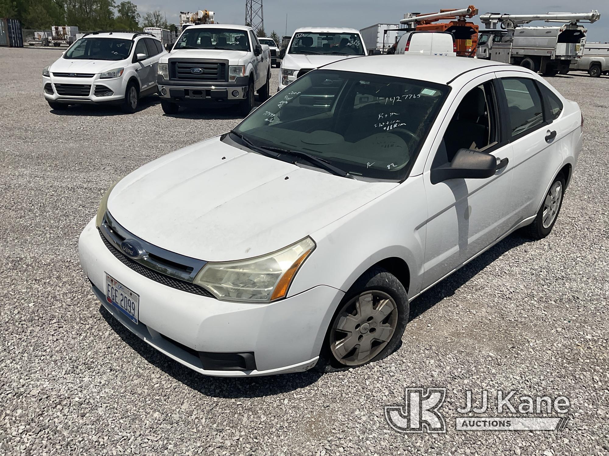 (Verona, KY) 2008 Ford Focus SE 4-Door Sedan Runs & Moves) ( Flat Left Front Tire, Off The Bead, Hol