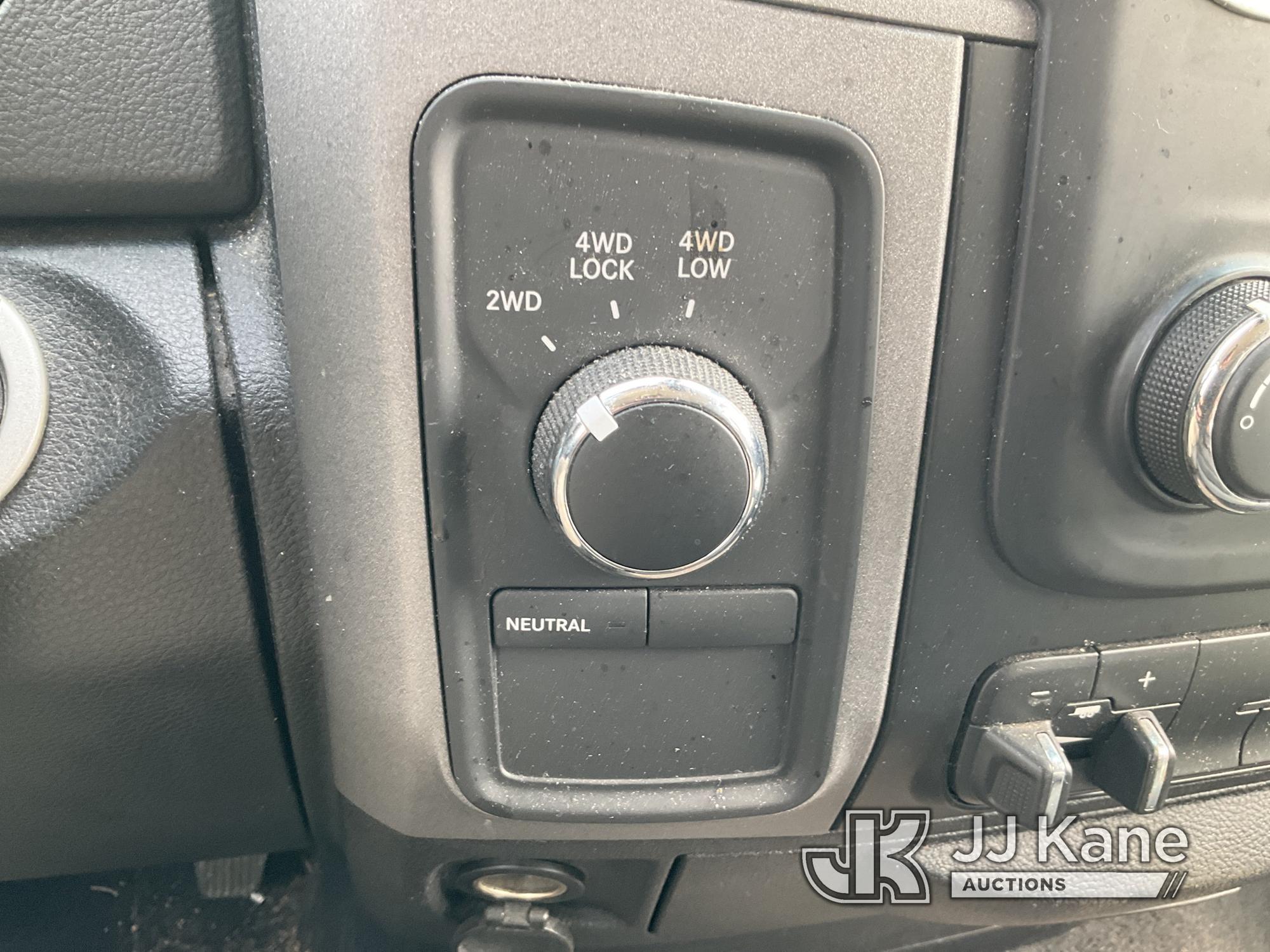 (Villa Rica, GA) 2015 RAM 1500 4x4 Extended-Cab Pickup Truck Runs & Moves) (Paint Damage