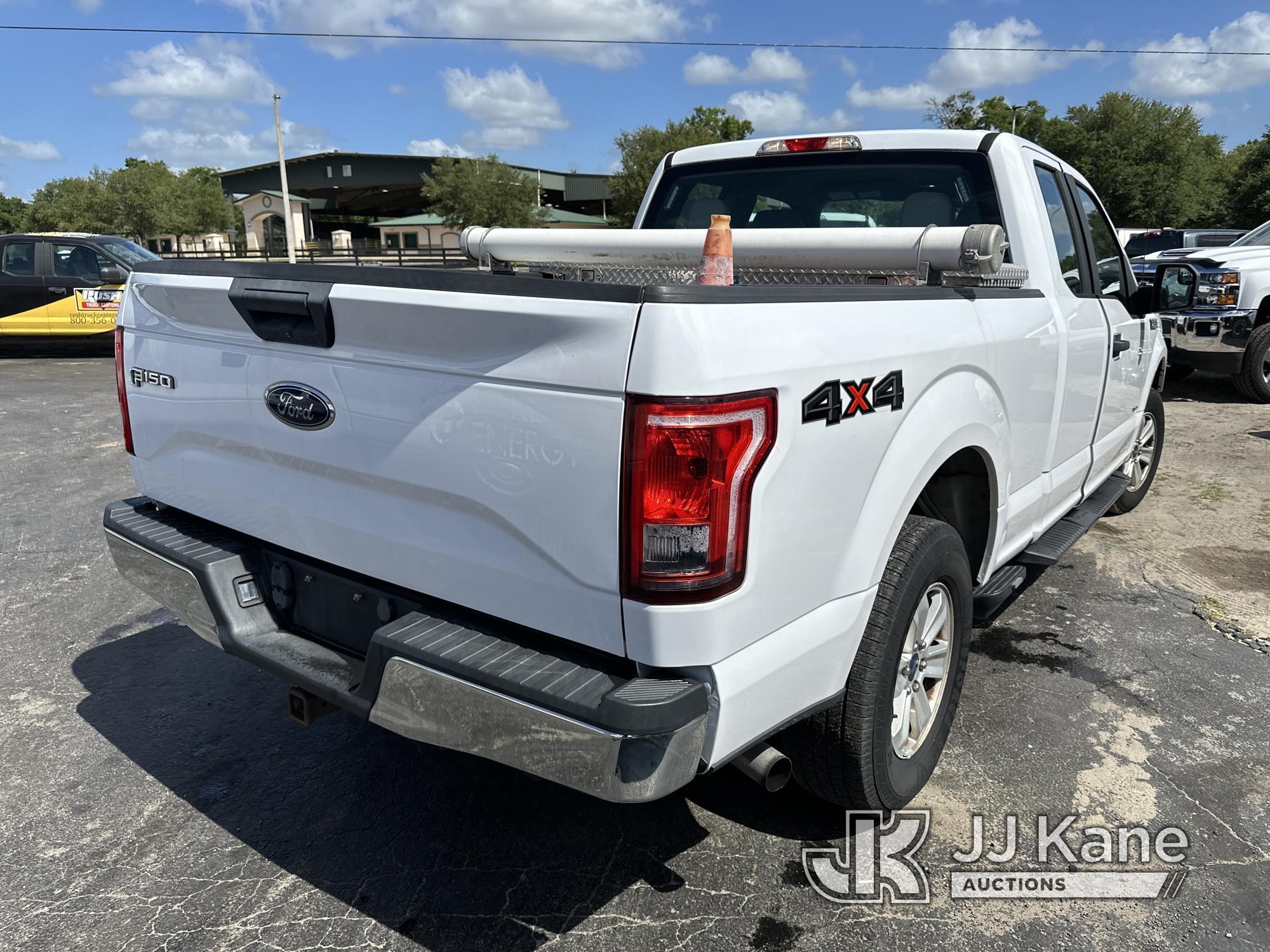 (Ocala, FL) 2015 Ford F150 4x4 Extended-Cab Pickup Truck Duke unit) runs and moves