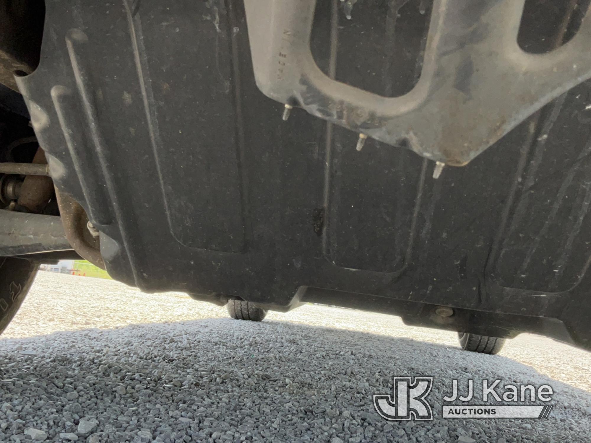 (Verona, KY) 2018 Chevrolet Silverado 1500 4x4 Crew-Cab Pickup Truck Runs & Moves) (Bad Front Right