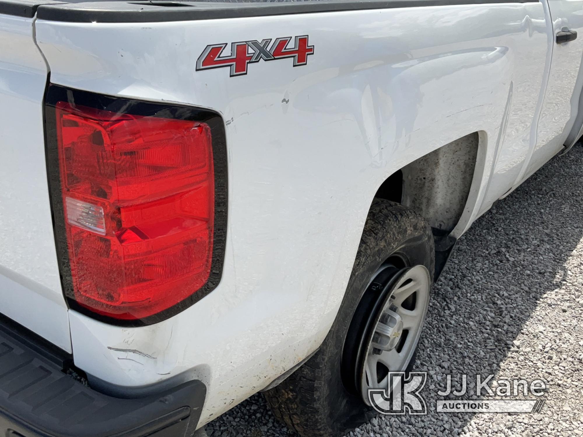 (Verona, KY) 2017 Chevrolet Silverado 1500 4x4 Crew-Cab Pickup Truck Not Running, Condition Unknown,