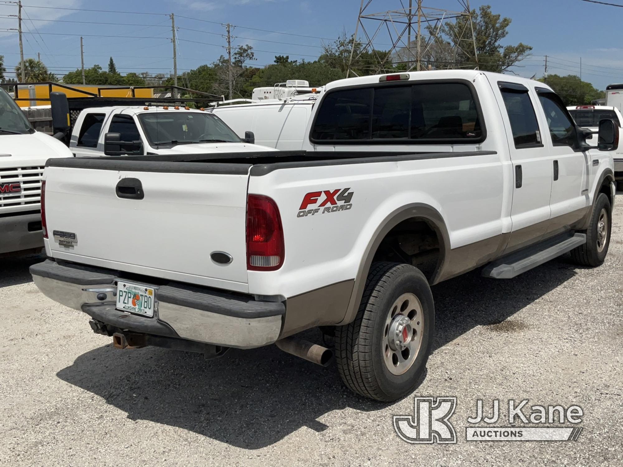 (Clearwater, FL) 2006 Ford F350 4x4 Crew-Cab Pickup Truck Runs & Moves