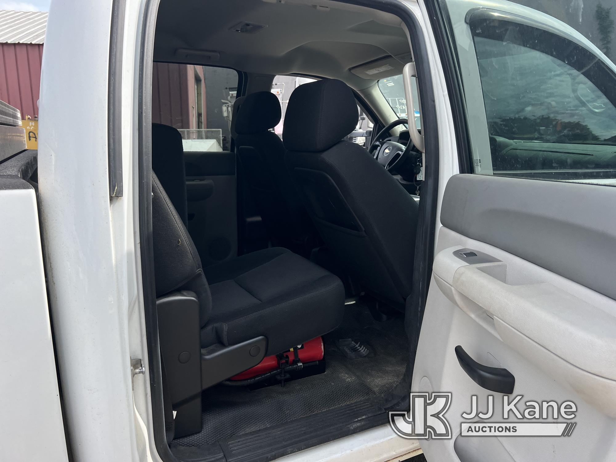 (Charlotte, NC) 2014 Chevrolet Silverado 2500HD 4x4 Crew-Cab Pickup Truck, Decommissioned Runs & Mov