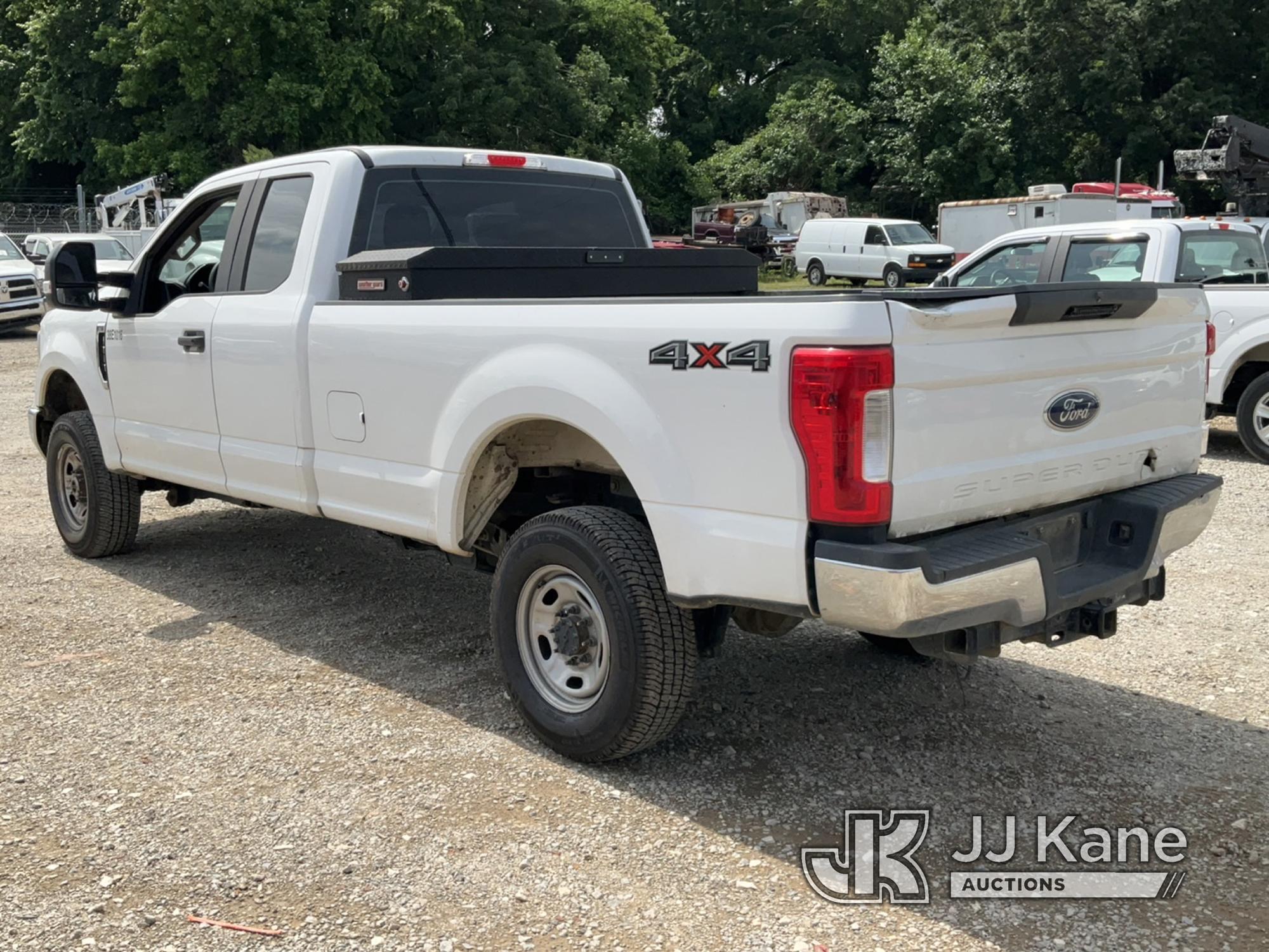 (Charlotte, NC) 2018 Ford F350 4x4 Extended-Cab Pickup Truck Runs & Moves) (Body Damage) (Seller Sta