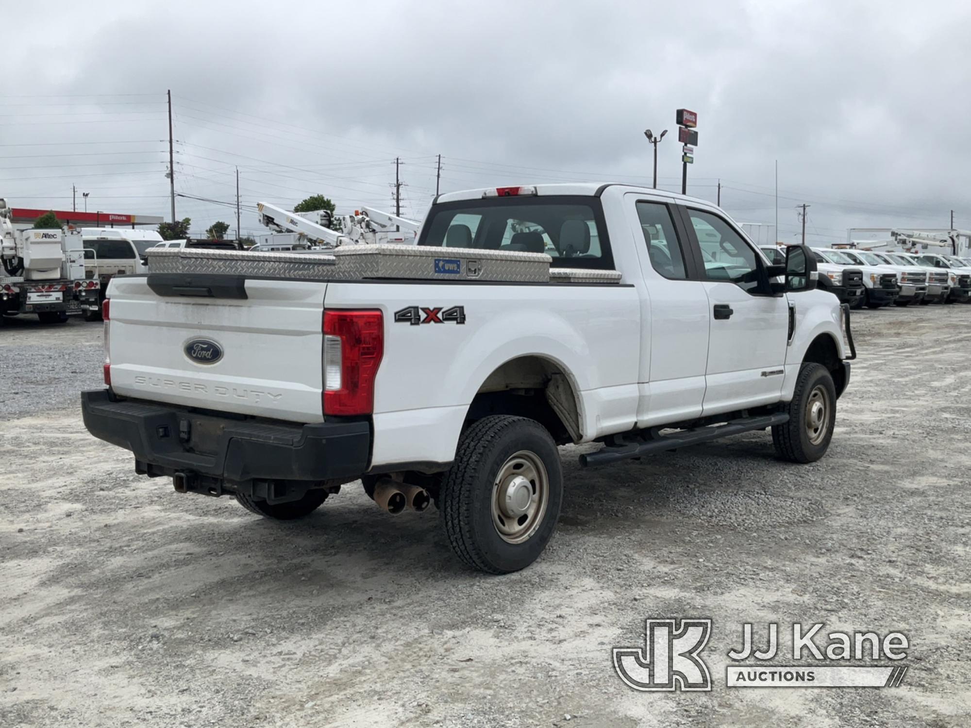 (Villa Rica, GA) 2017 Ford F250 4x4 Extended-Cab Pickup Truck, (GA Power Unit) Runs & Moves