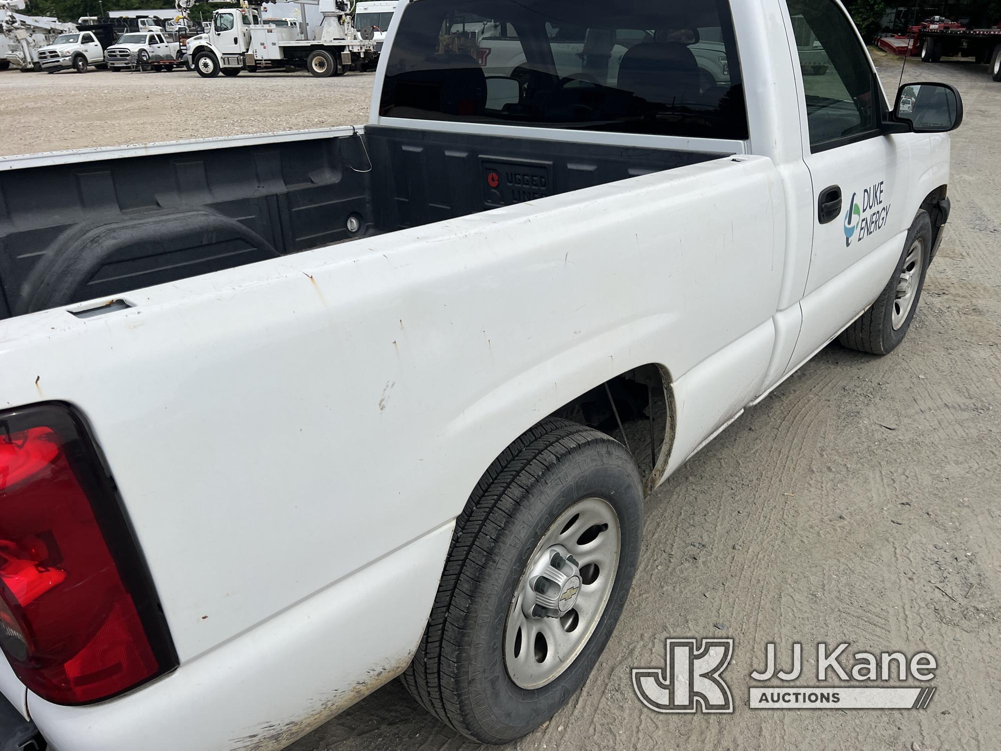 (Charlotte, NC) 2007 Chevrolet Silverado 1500 Pickup Truck Duke Unit) (Runs & Moves) (Body/Paint Dam