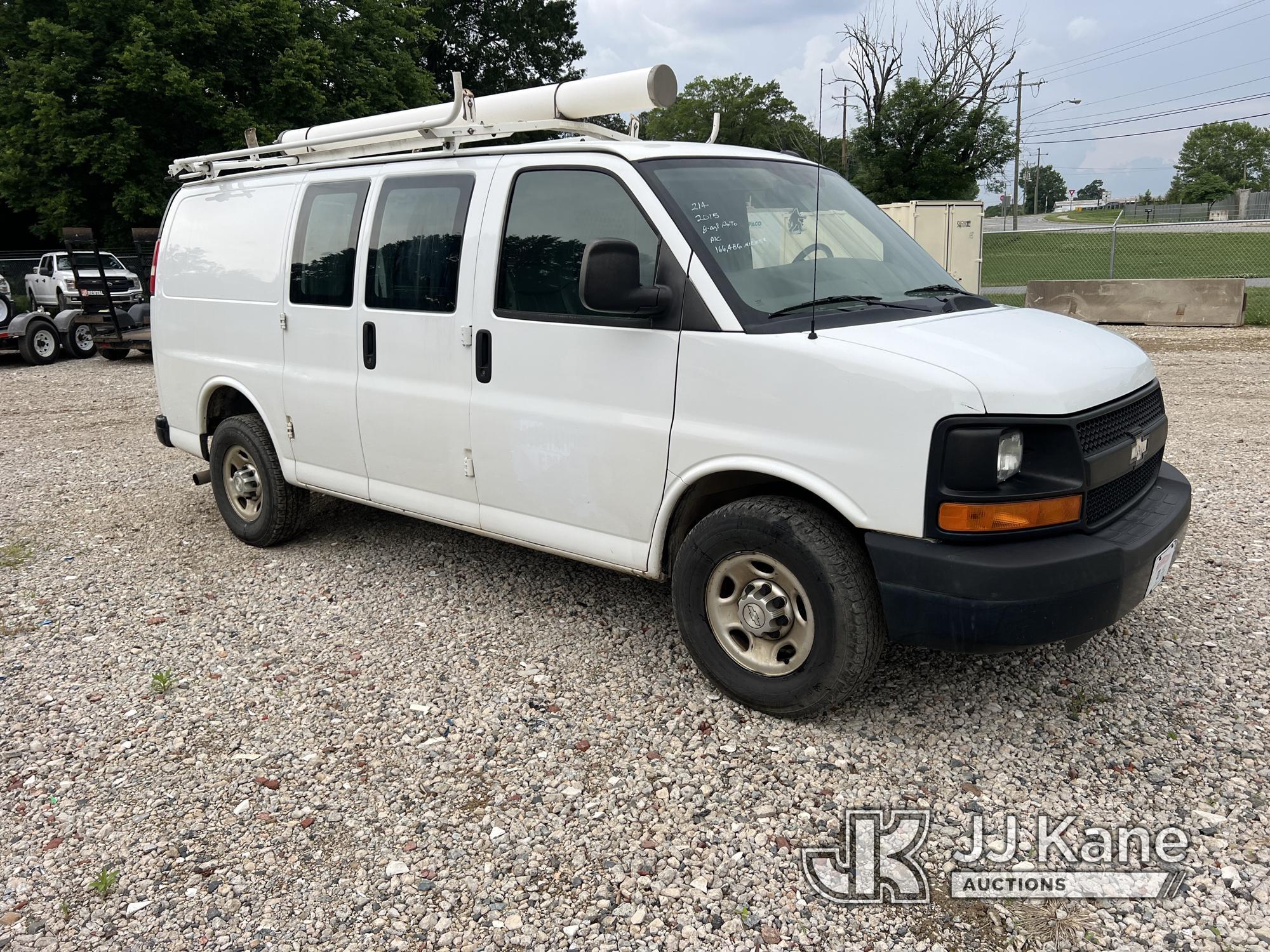 (Charlotte, NC) 2015 Chevrolet Express G2500 Cargo Van Runs & Moves) (Body Damage, Rear Doors Will N