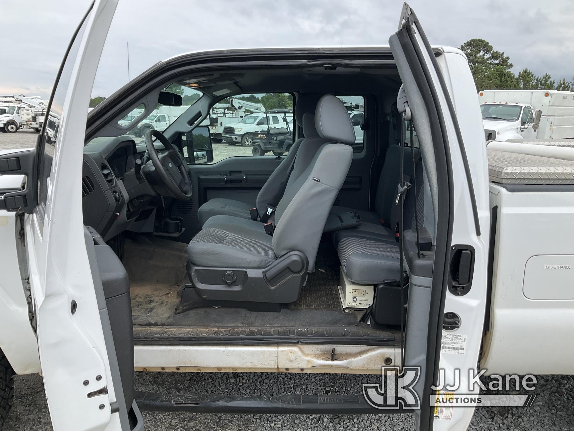 (Villa Rica, GA) 2015 Ford F250 4x4 Extended-Cab Pickup Truck, (GA Power Unit) Runs & Moves) (Body D