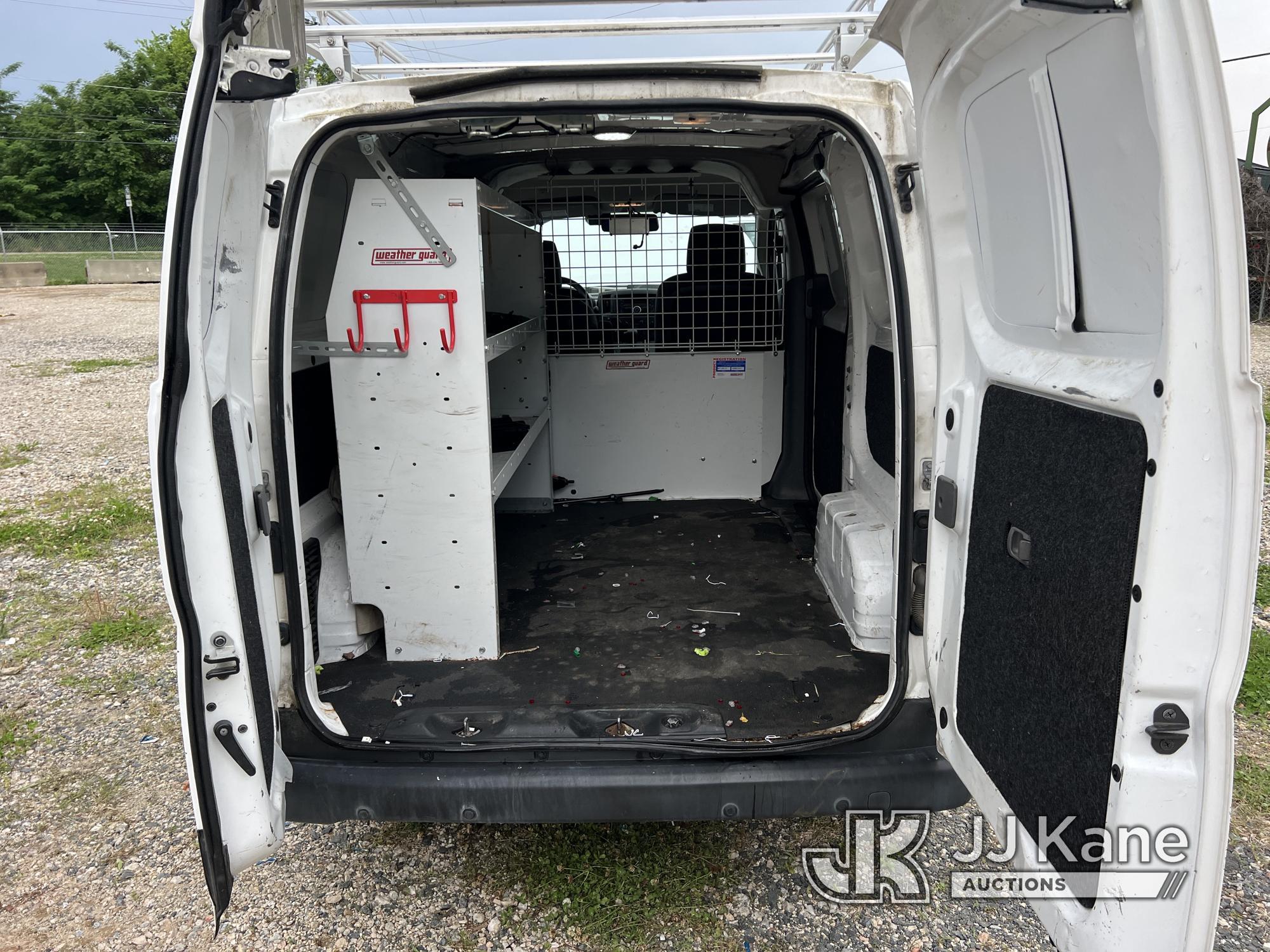 (Charlotte, NC) 2017 Nissan NV200 Mini Cargo Van Runs & Moves) (Jump To Start, Body/Paint Damage