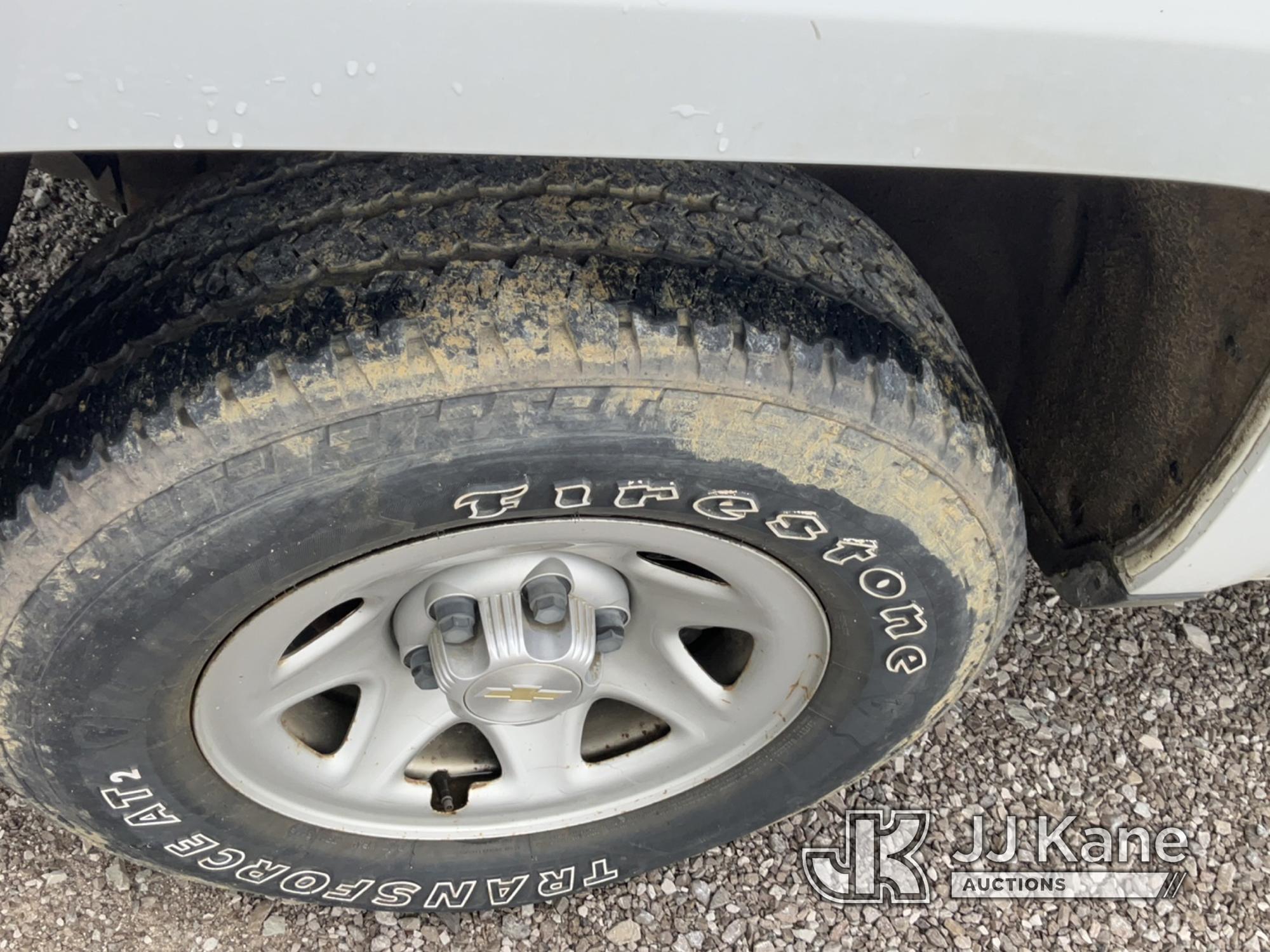 (Verona, KY) 2018 Chevrolet Silverado 1500 4x4 Crew-Cab Pickup Truck Runs & Moves) (Runs Rough, Chec