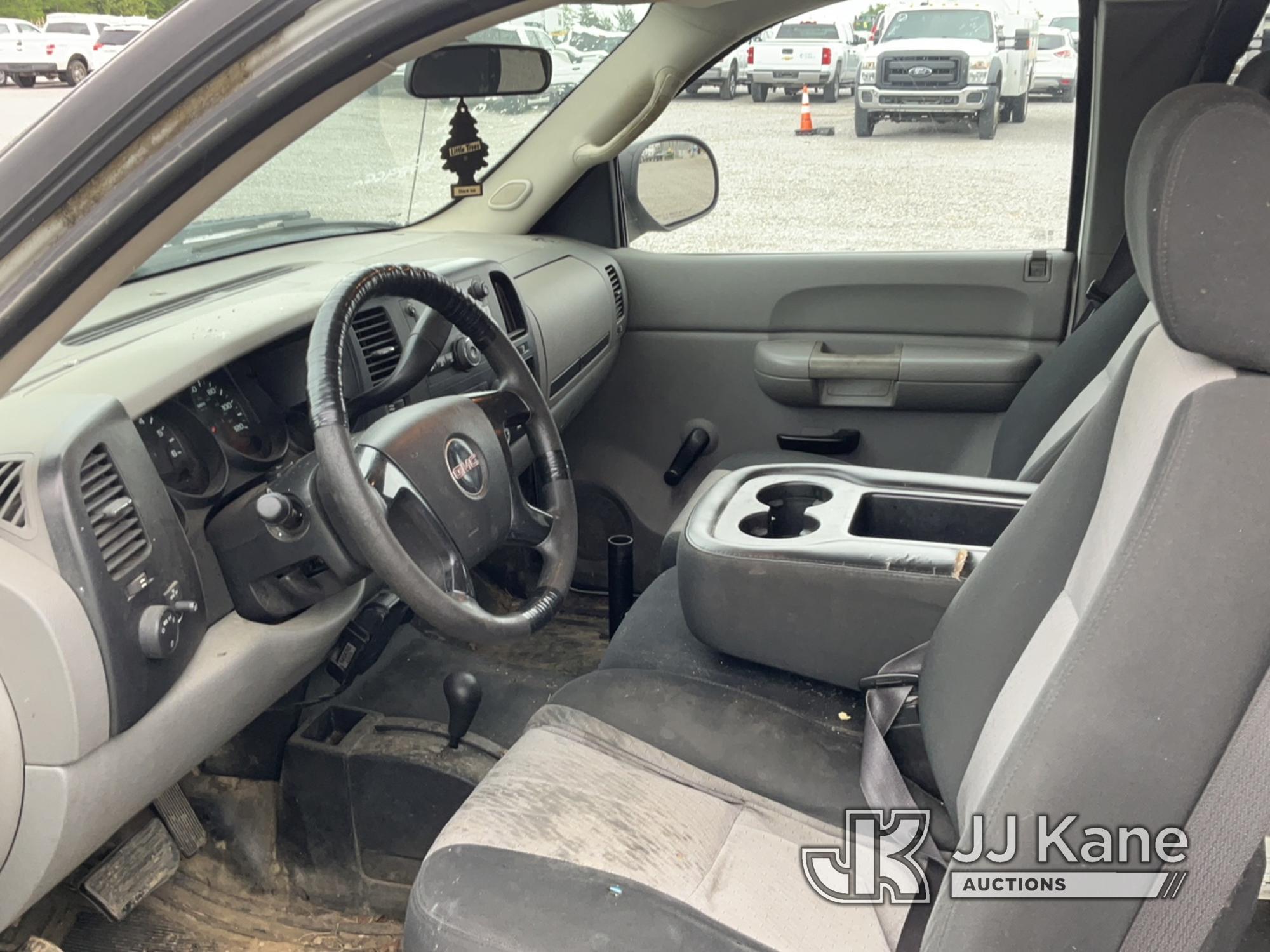 (Verona, KY) 2008 GMC Sierra 1500 4x4 Extended-Cab Pickup Truck Runs & Moves) (Rust Damage