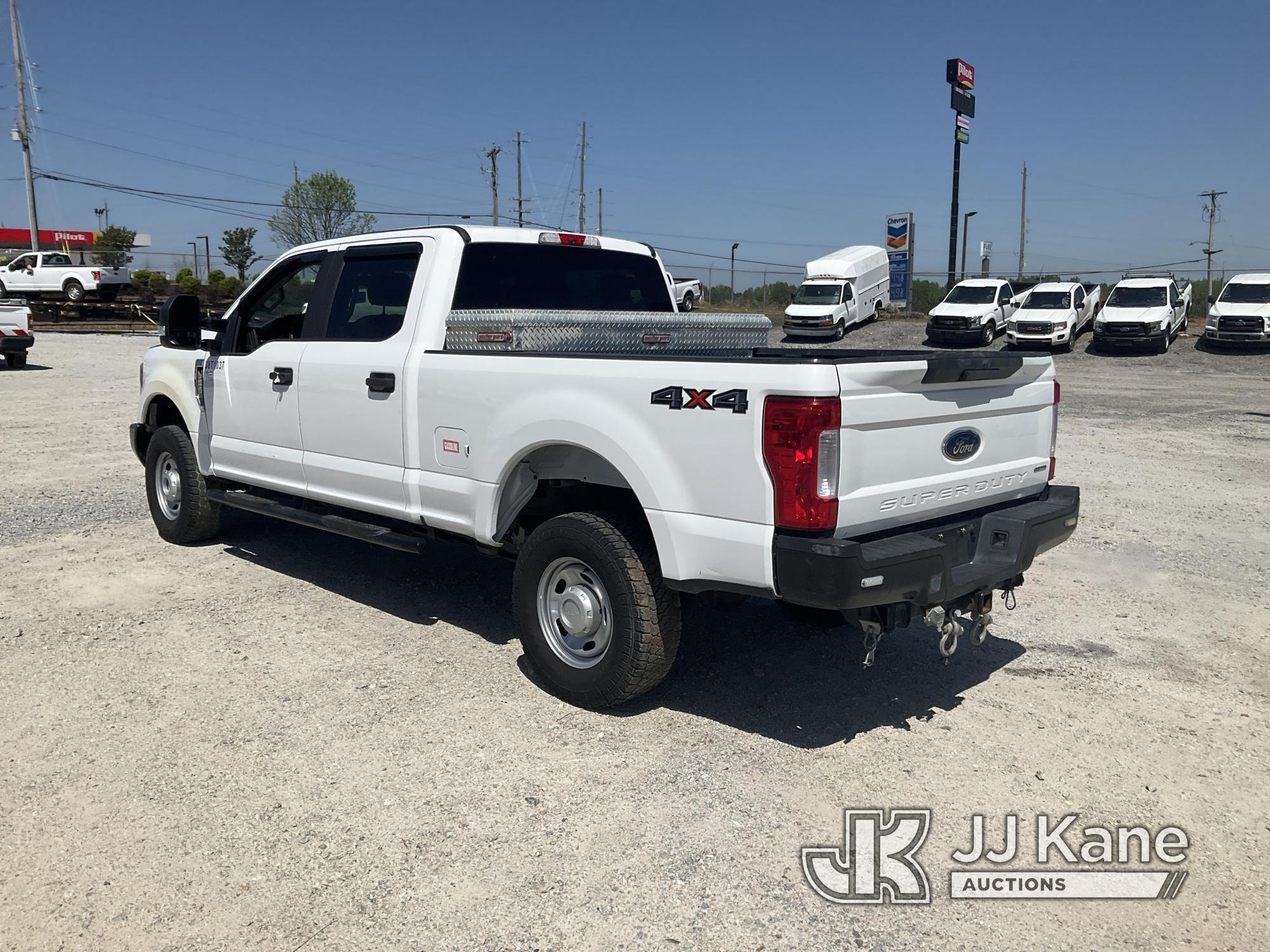 (Villa Rica, GA) 2018 Ford F250 4x4 Crew-Cab Pickup Truck Runs & Moves) (Runs Rough, Engine Knocking