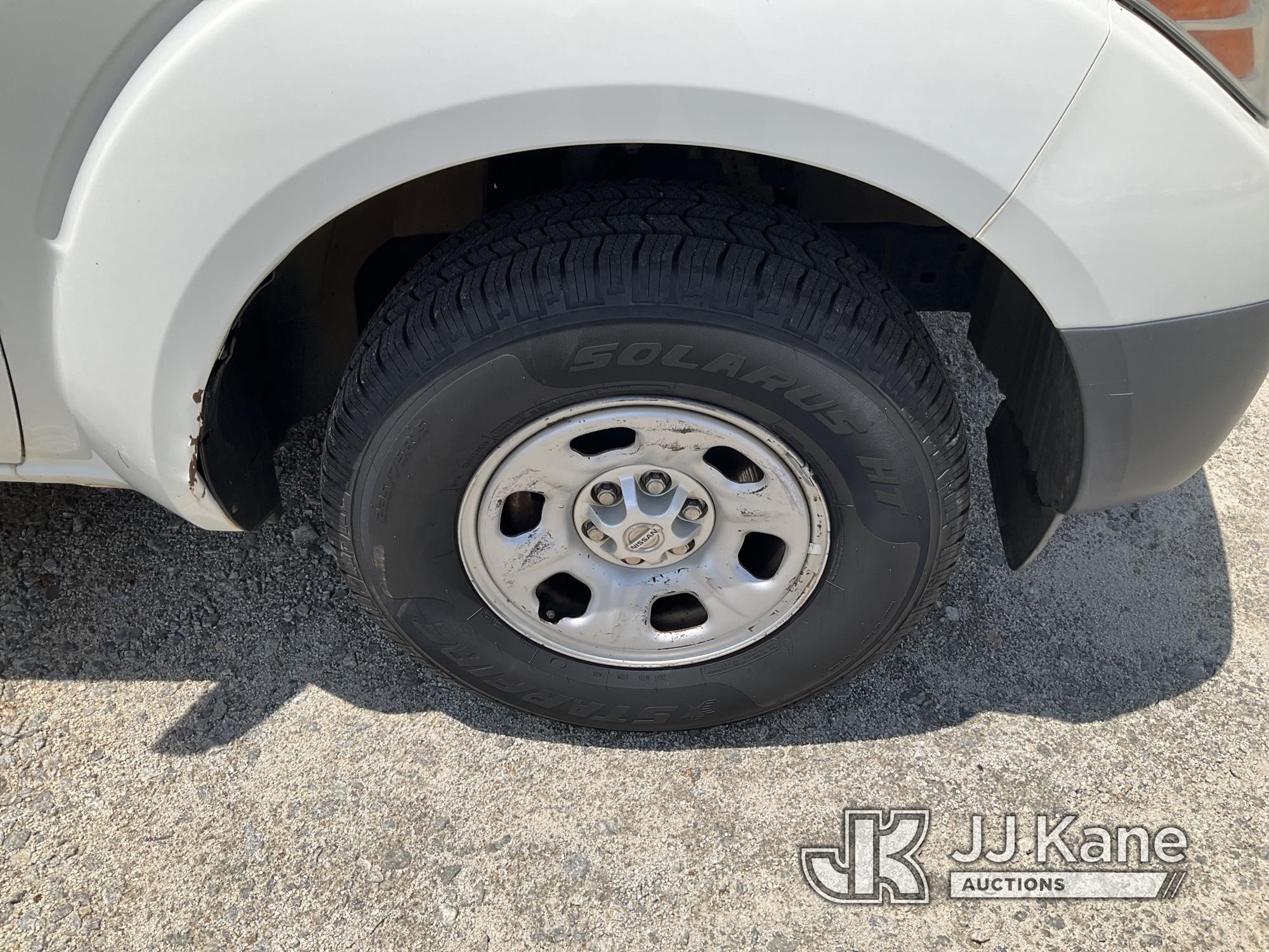 (Villa Rica, GA) 2015 Nissan Frontier Extended-Cab Pickup Truck Runs & Moves) (Body Damage