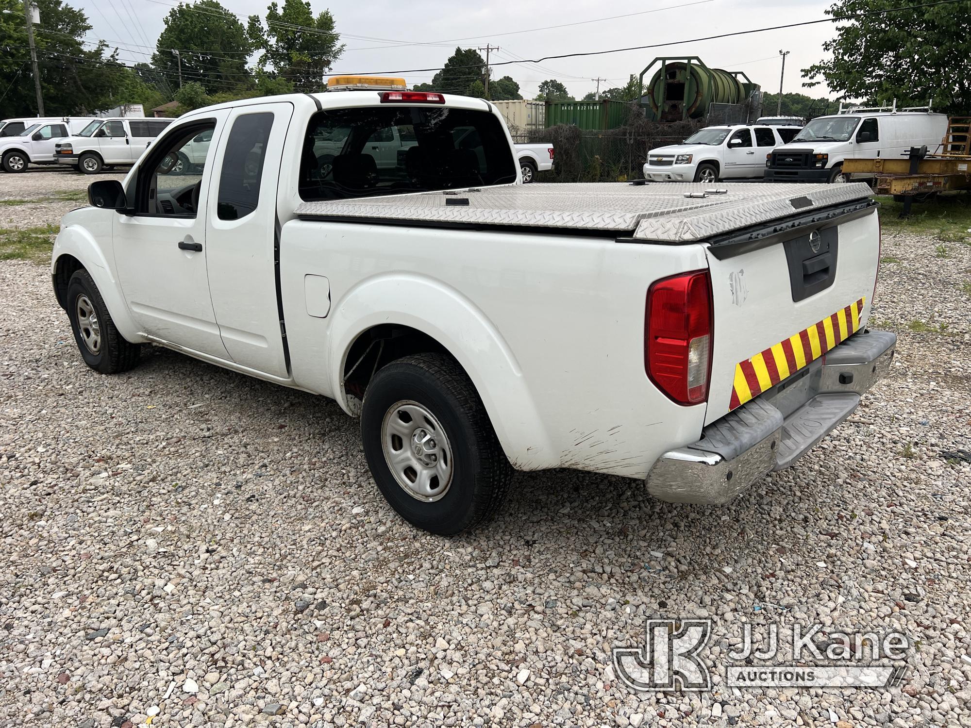 (Charlotte, NC) 2014 Nissan Frontier Extended-Cab Pickup Truck Runs & Moves) (Jump To Start, Tractio