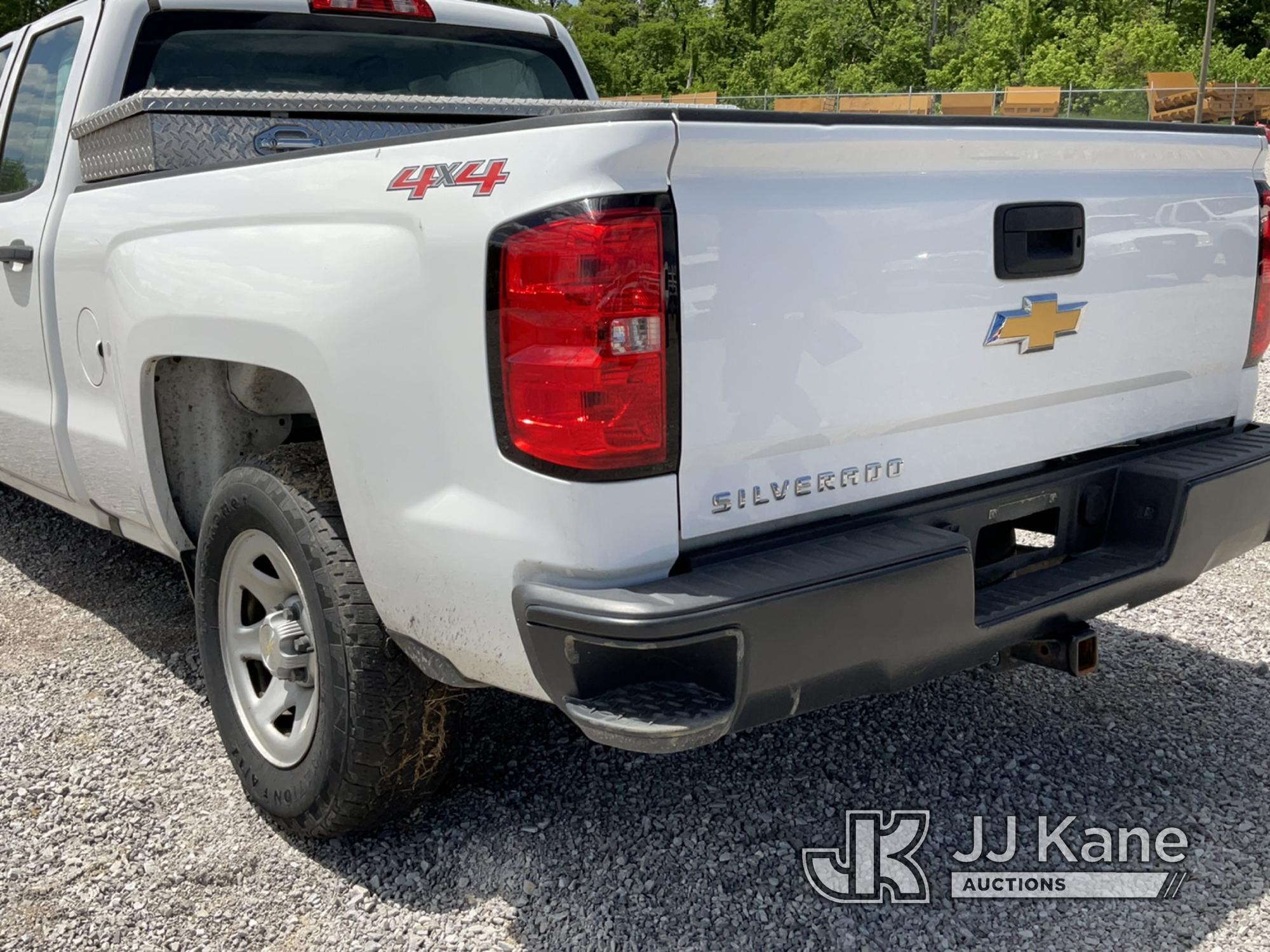 (Verona, KY) 2017 Chevrolet Silverado 1500 4x4 Crew-Cab Pickup Truck Not Running, Condition Unknown,