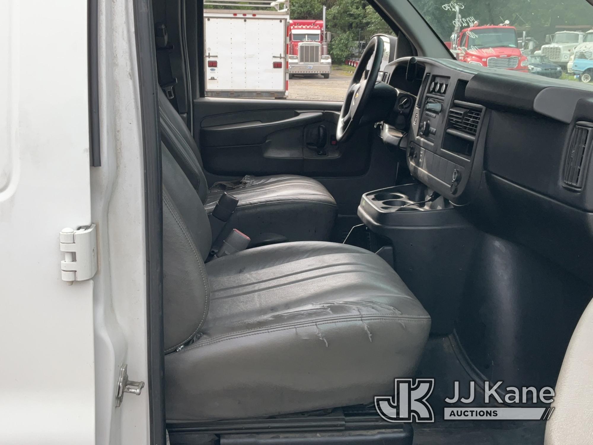 (Charlotte, NC) 2014 Chevrolet Express G2500 Cargo Van Runs & Moves) (Body Damage